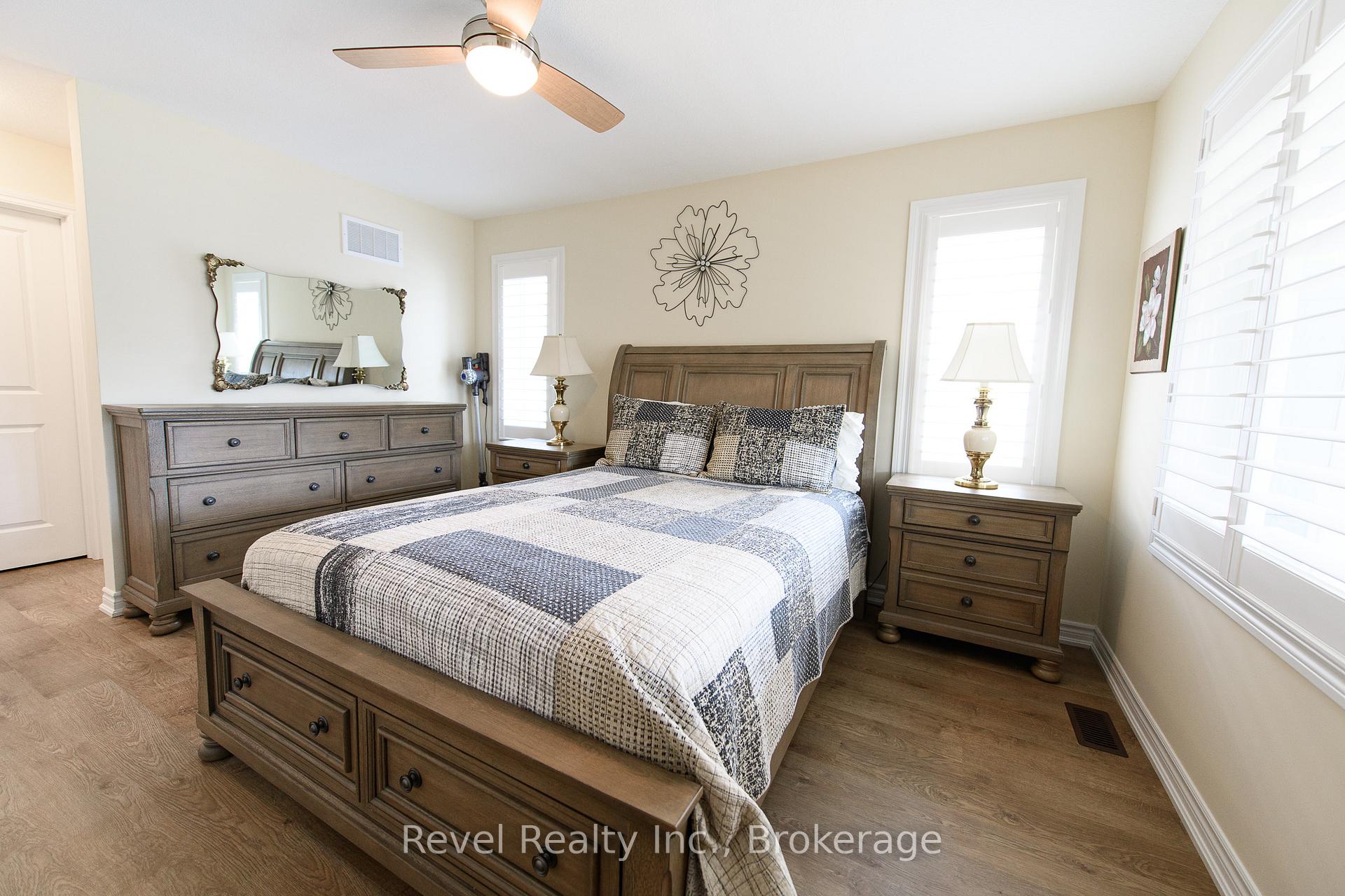 Photo 9 of 22 Ivy Crescent, Wasaga Beach — HOMEH