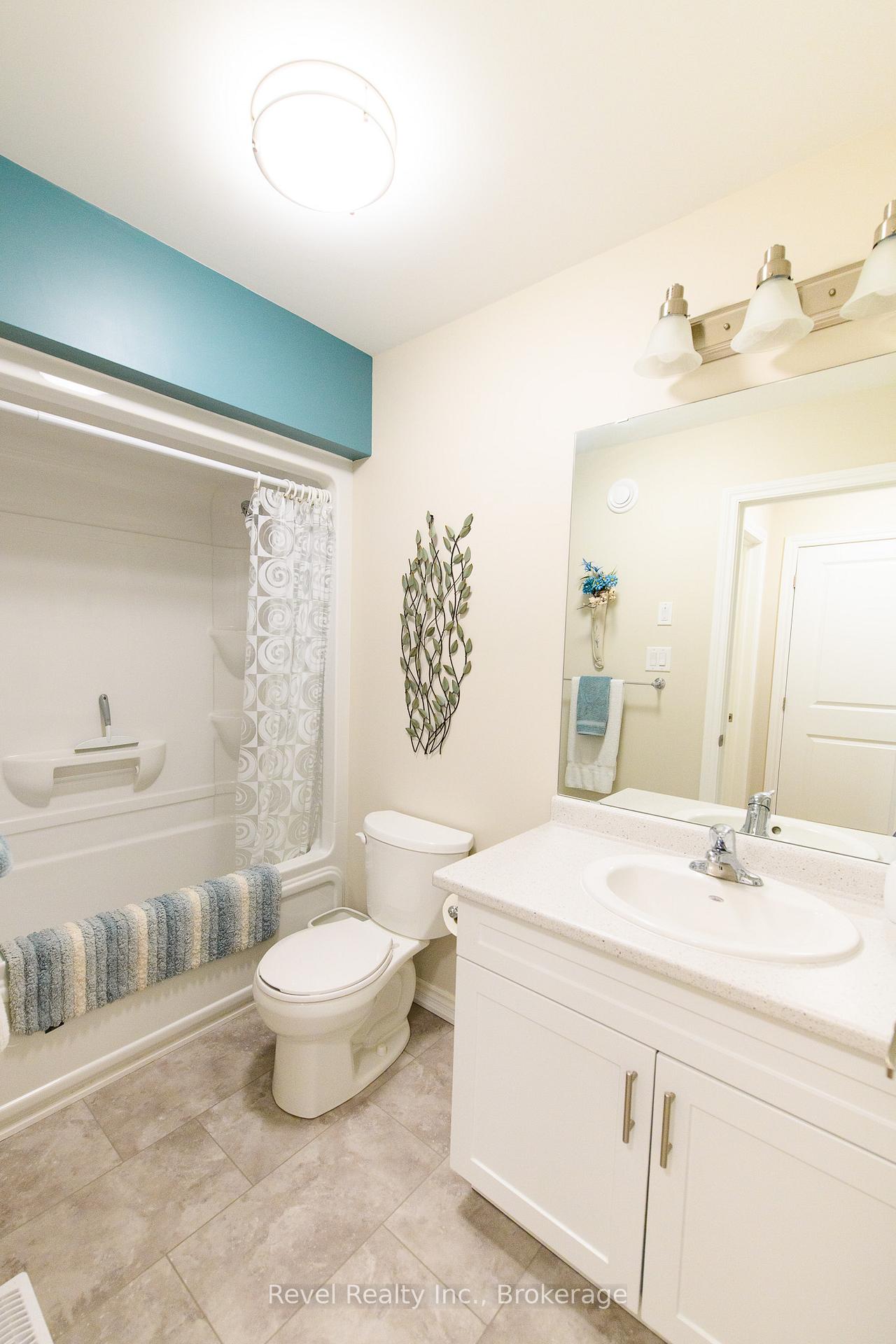 Photo 17 of 22 Ivy Crescent, Wasaga Beach — HOMEH