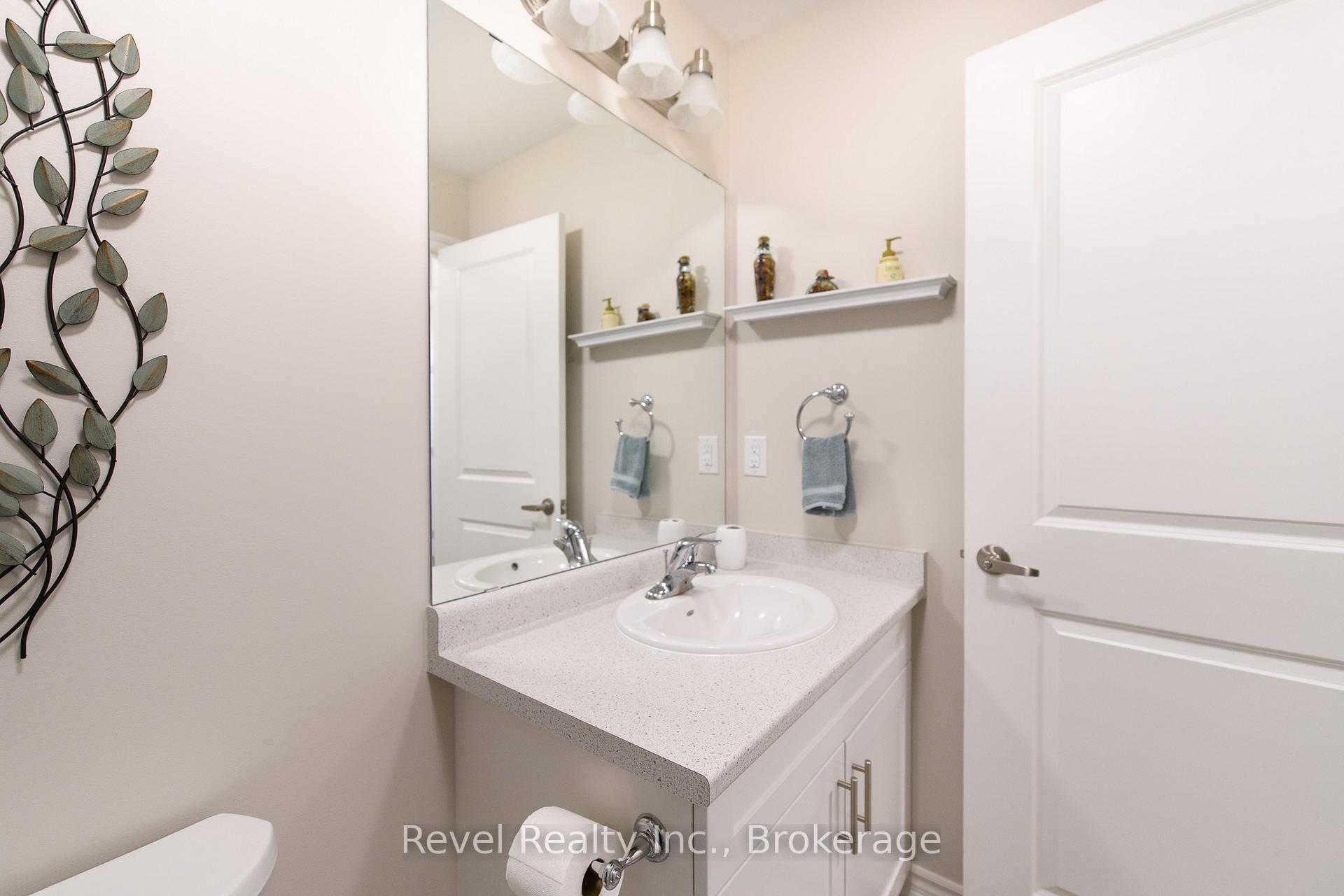 Photo 18 of 22 Ivy Crescent, Wasaga Beach — HOMEH