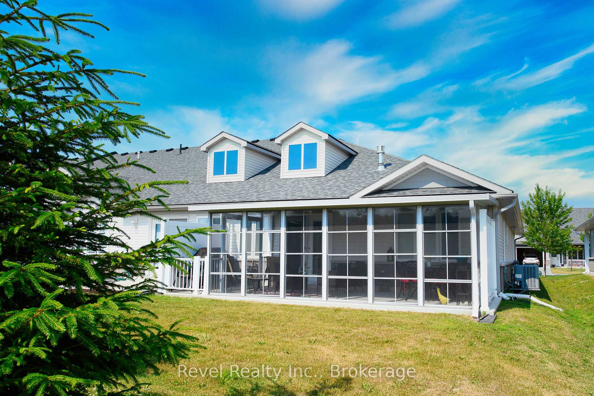 Photo 19 of 22 Ivy Crescent, Wasaga Beach — HOMEH