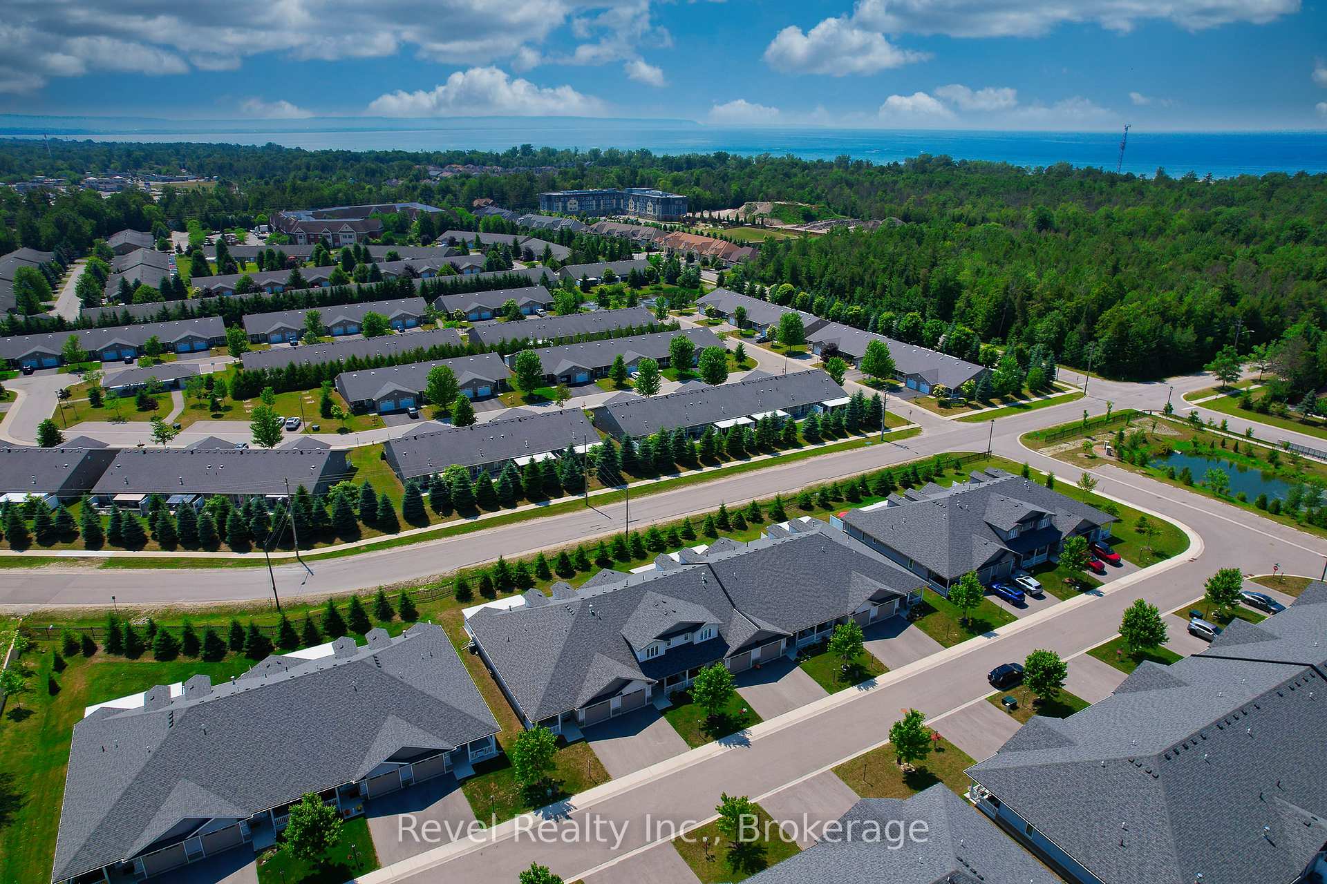 Photo 21 of 22 Ivy Crescent, Wasaga Beach — HOMEH