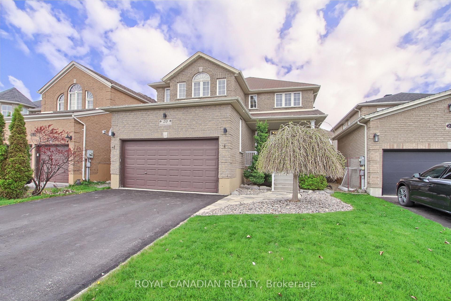 Photo 3 of 20 Parisian Crescent, Barrie, Innis-Shore — HOMEH
