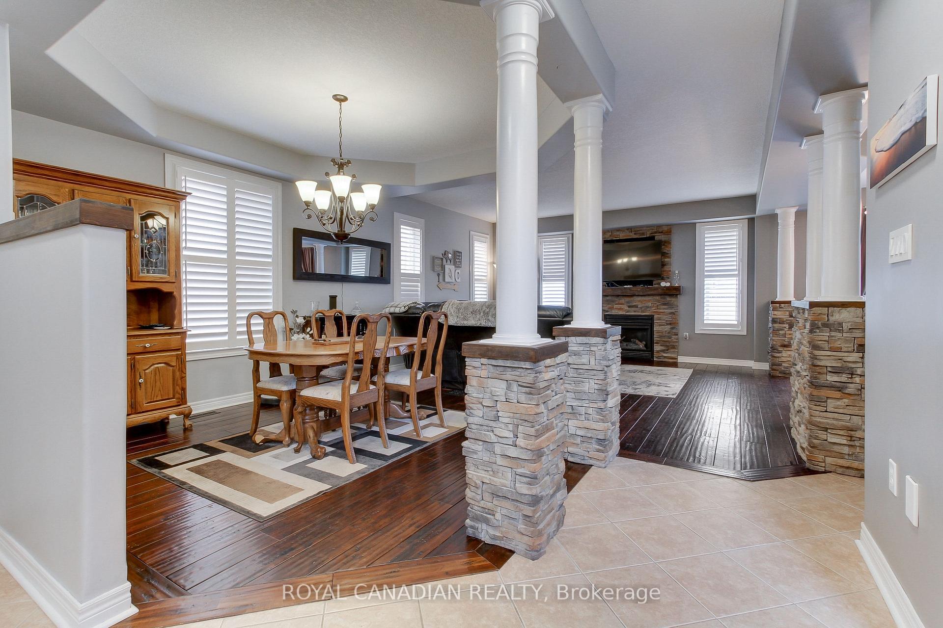 Photo 33 of 20 Parisian Crescent, Barrie, Innis-Shore — HOMEH