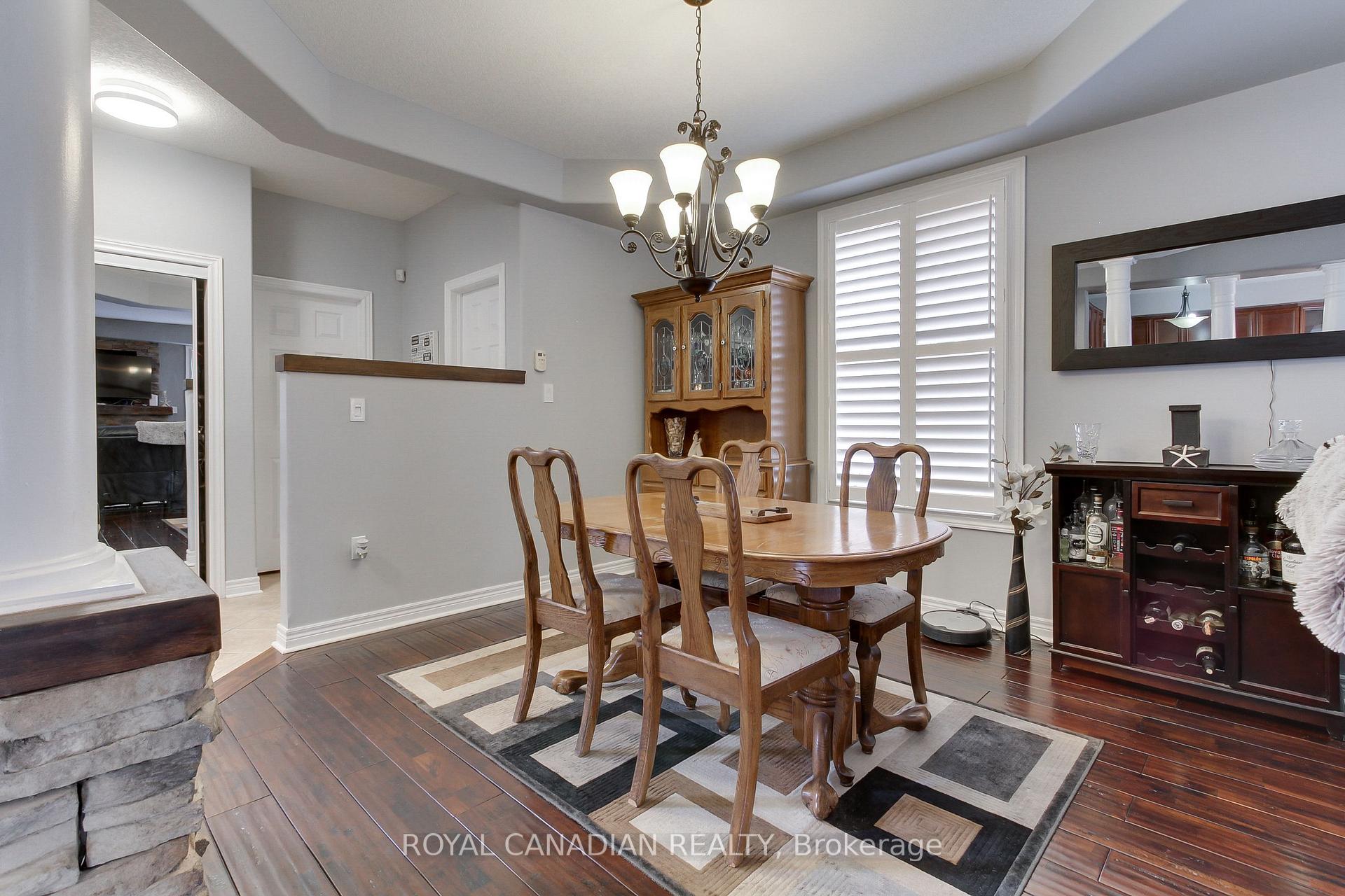 Photo 17 of 20 Parisian Crescent, Barrie, Innis-Shore — HOMEH