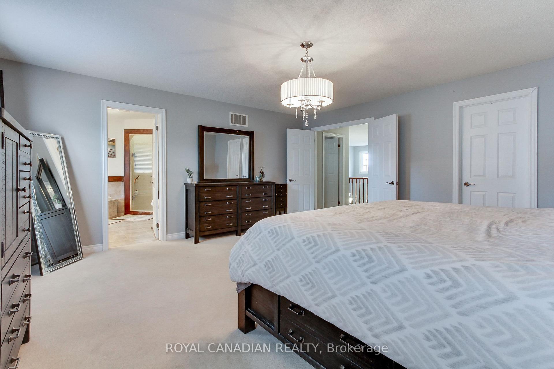 Photo 31 of 20 Parisian Crescent, Barrie, Innis-Shore — HOMEH