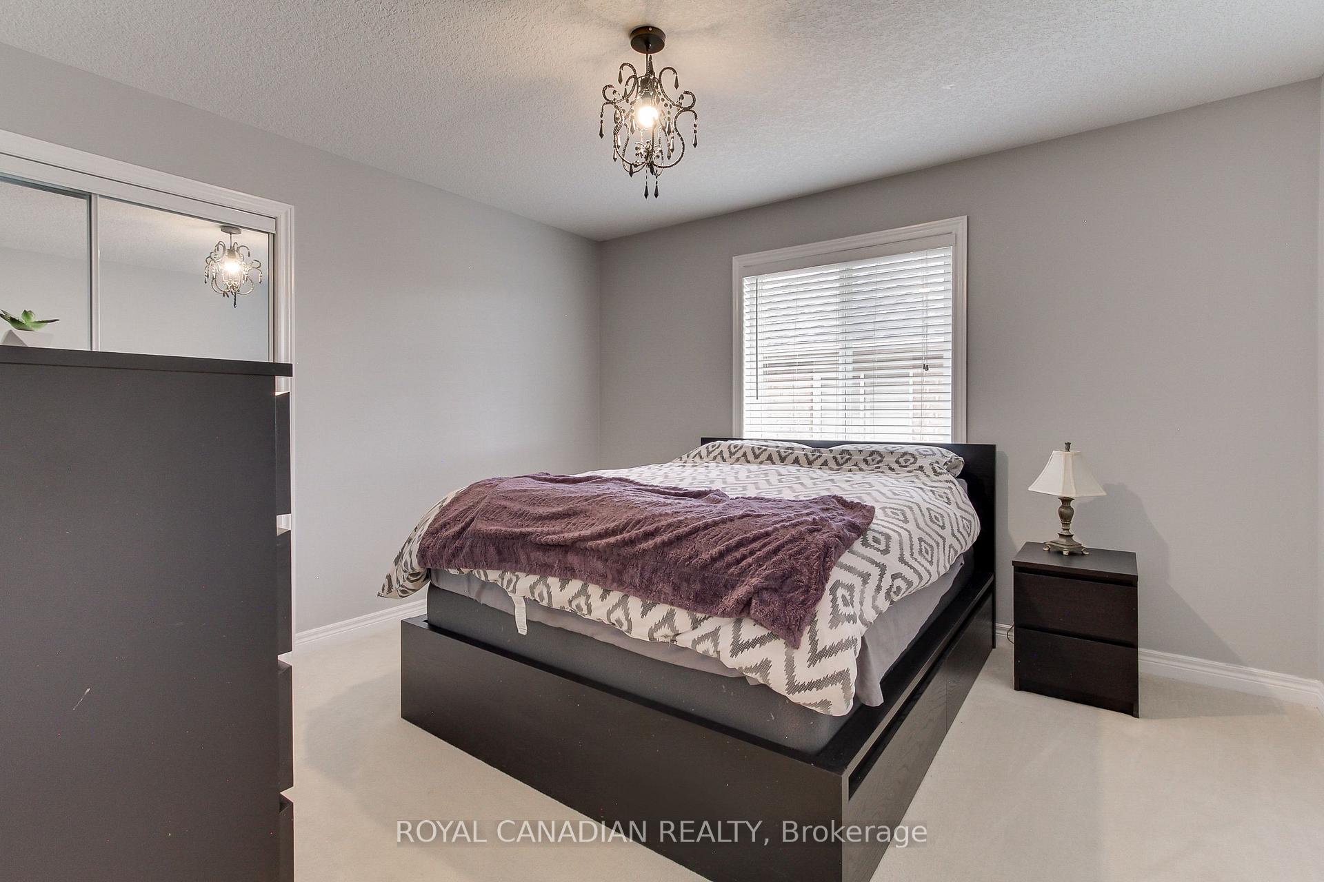 Photo 40 of 20 Parisian Crescent, Barrie, Innis-Shore — HOMEH