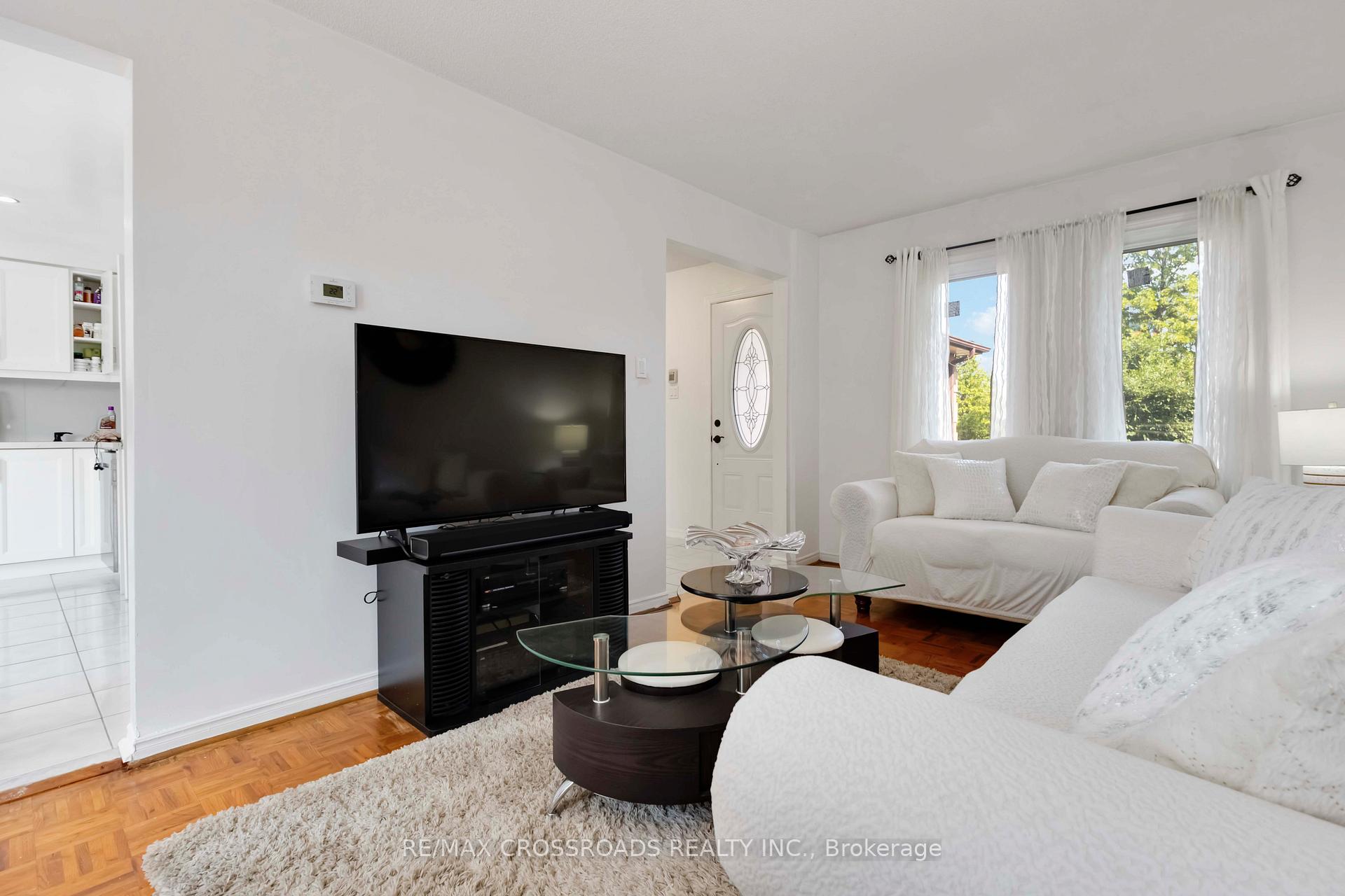 Photo 16 of 80 Wright Crescent, Ajax, Central — HOMEH