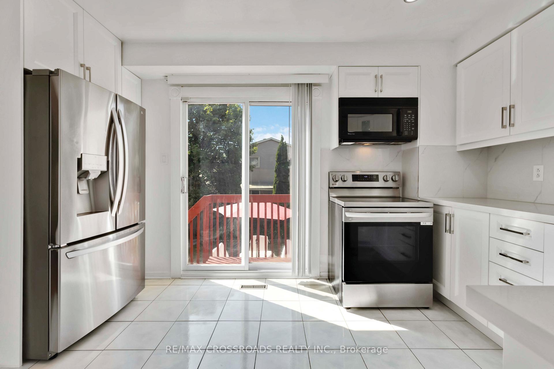 Photo 8 of 80 Wright Crescent, Ajax, Central — HOMEH