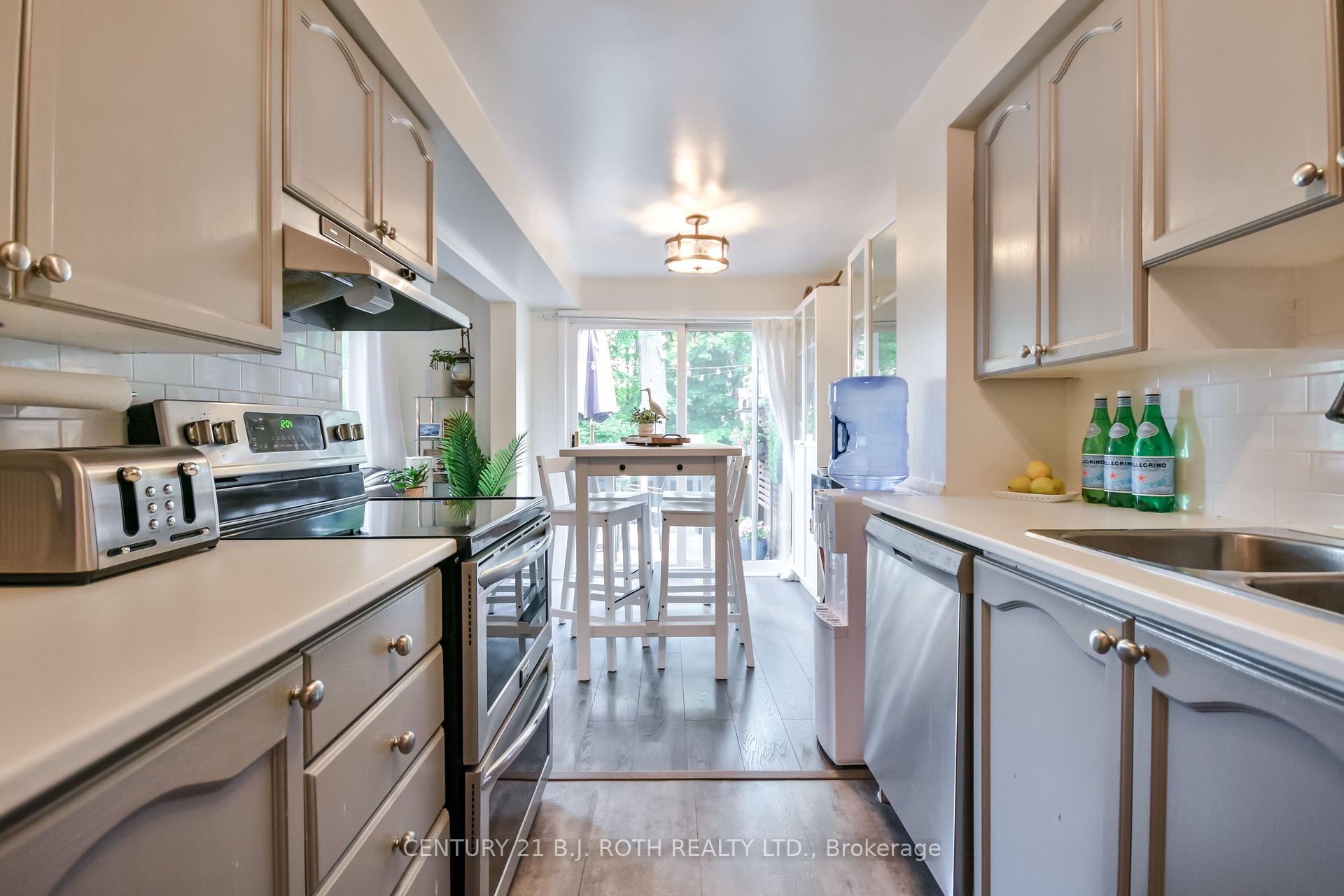 Photo 10 of 453 Ferndale Drive S, Barrie, Ardagh — HOMEH