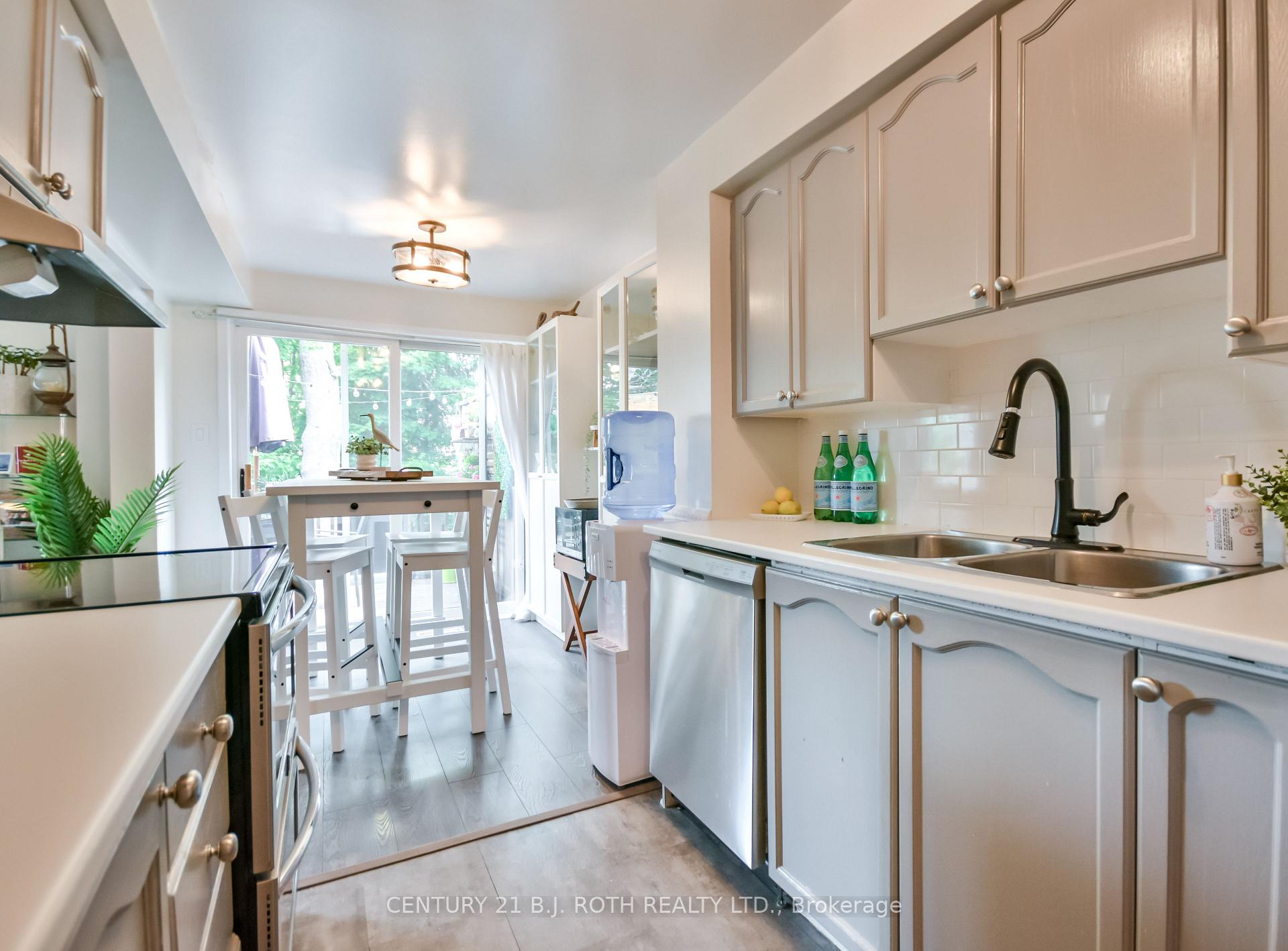 Photo 15 of 453 Ferndale Drive S, Barrie, Ardagh — HOMEH