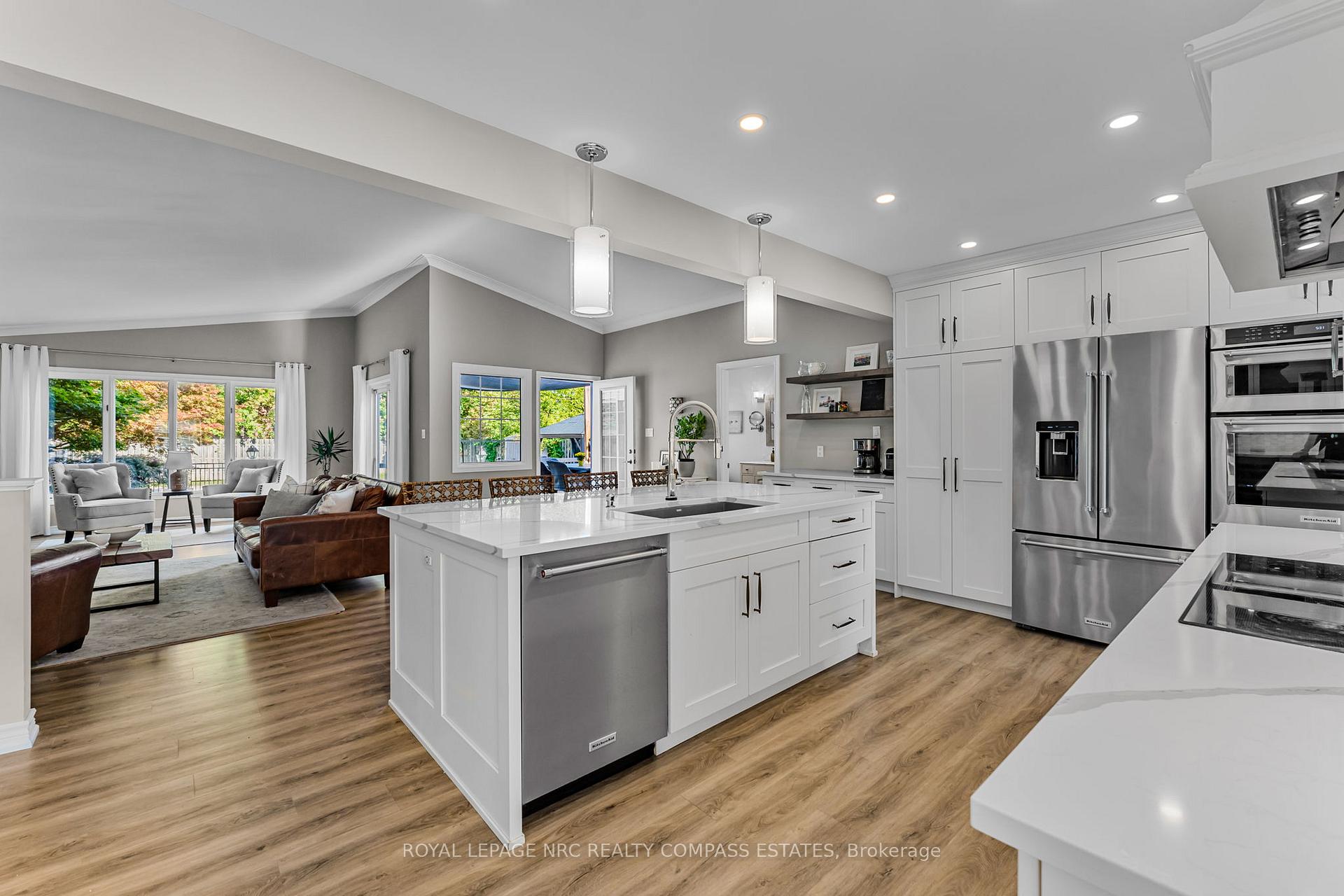 Photo 9 of 8 Edinburgh Drive, St. Catharines, Bunting/Linwell — HOMEH
