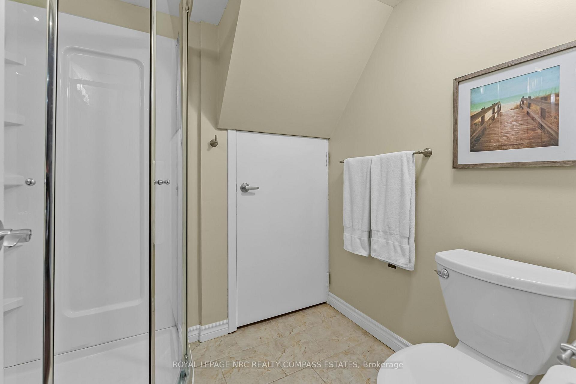 Photo 25 of 8 Edinburgh Drive, St. Catharines, Bunting/Linwell — HOMEH