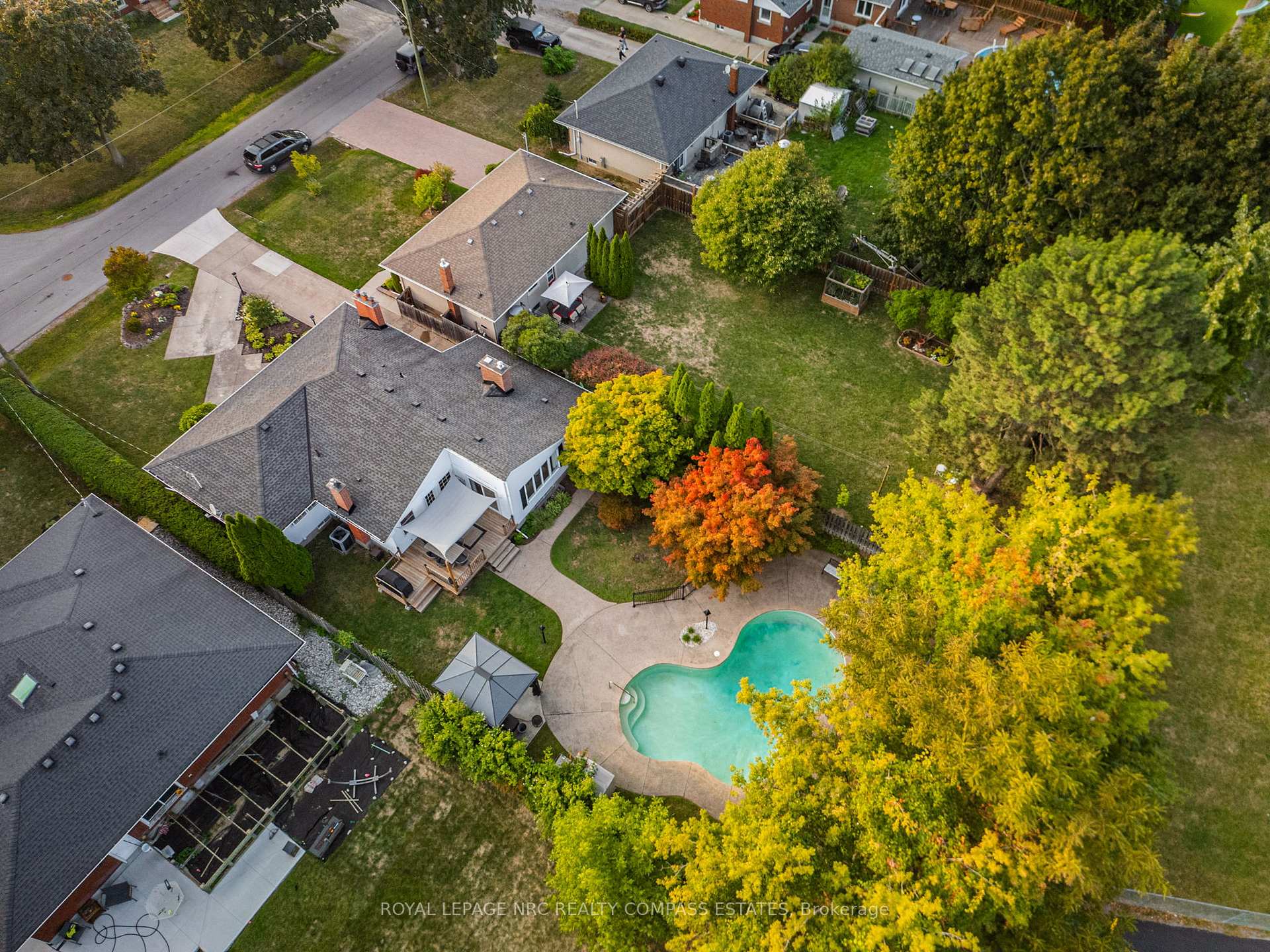 Photo 47 of 8 Edinburgh Drive, St. Catharines, Bunting/Linwell — HOMEH
