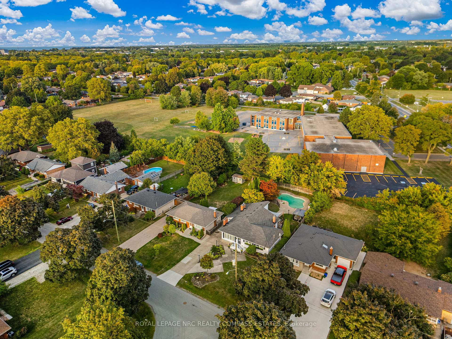 Photo 48 of 8 Edinburgh Drive, St. Catharines, Bunting/Linwell — HOMEH