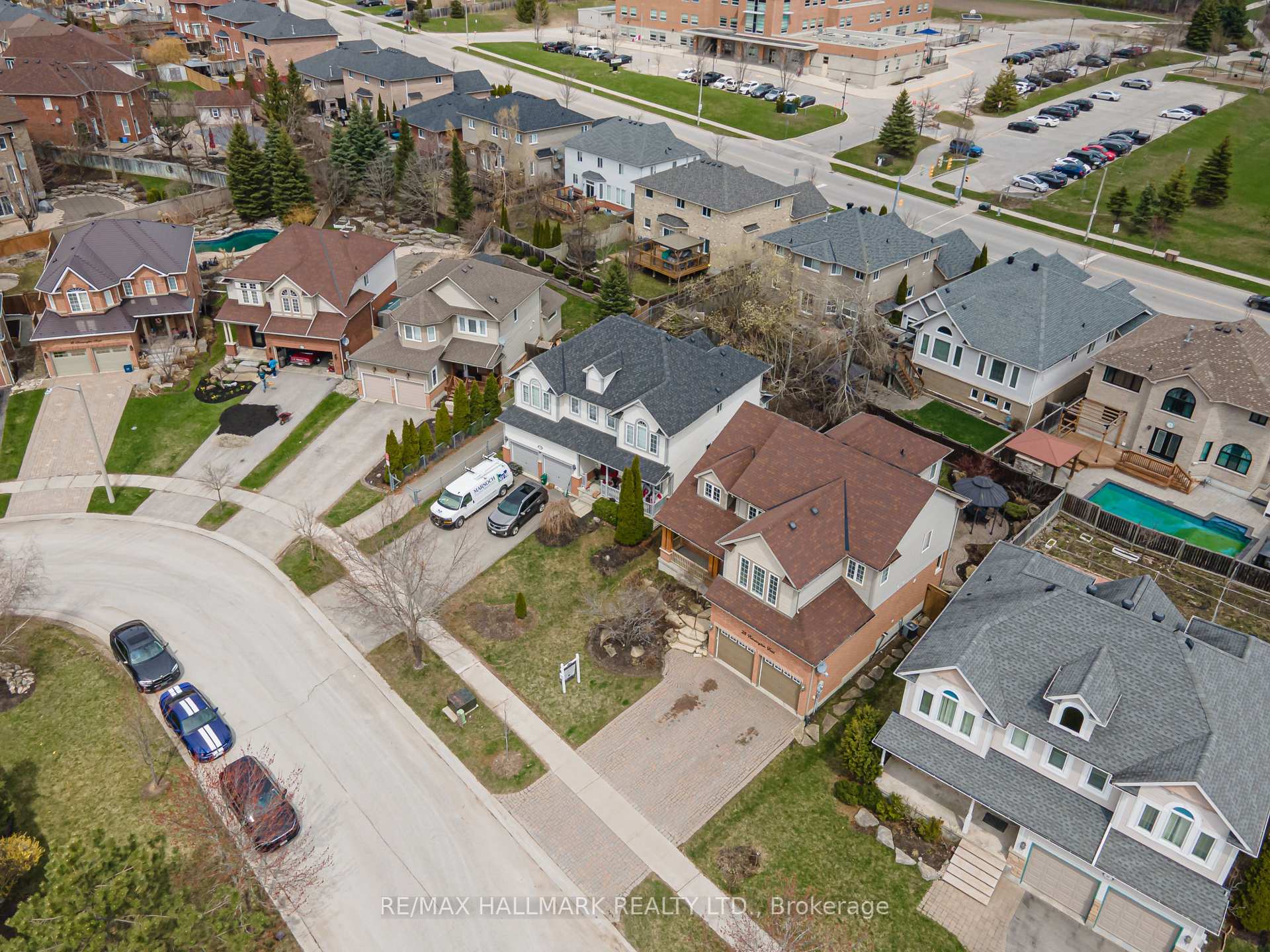Photo 48 of 28 Kensington Trail, Barrie, Innis-Shore — HOMEH