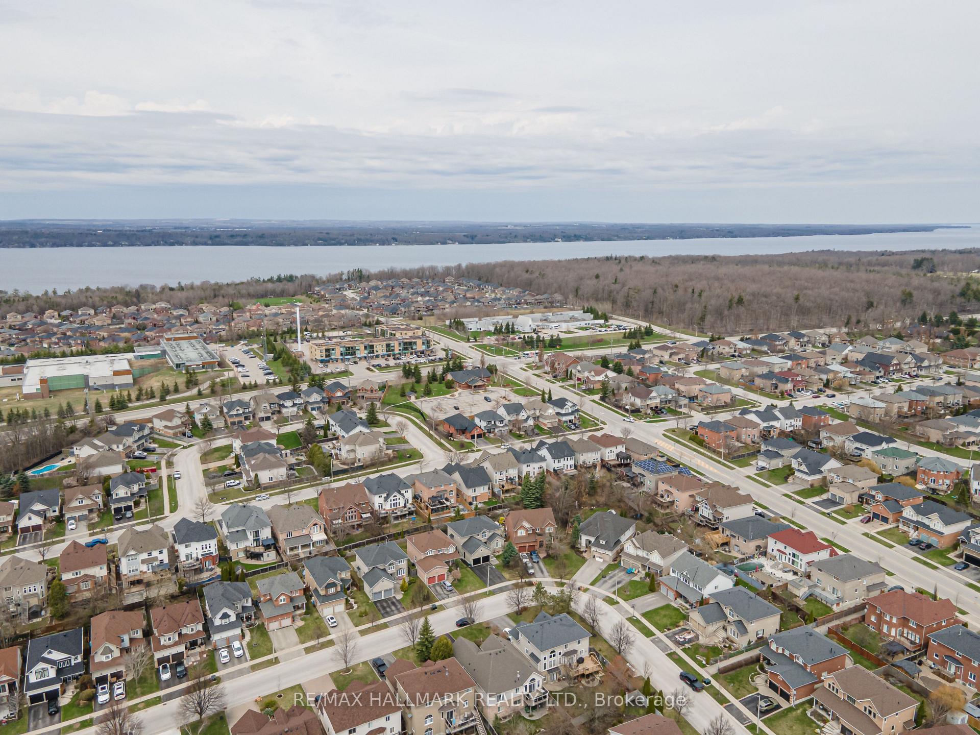 Photo 43 of 28 Kensington Trail, Barrie, Innis-Shore — HOMEH