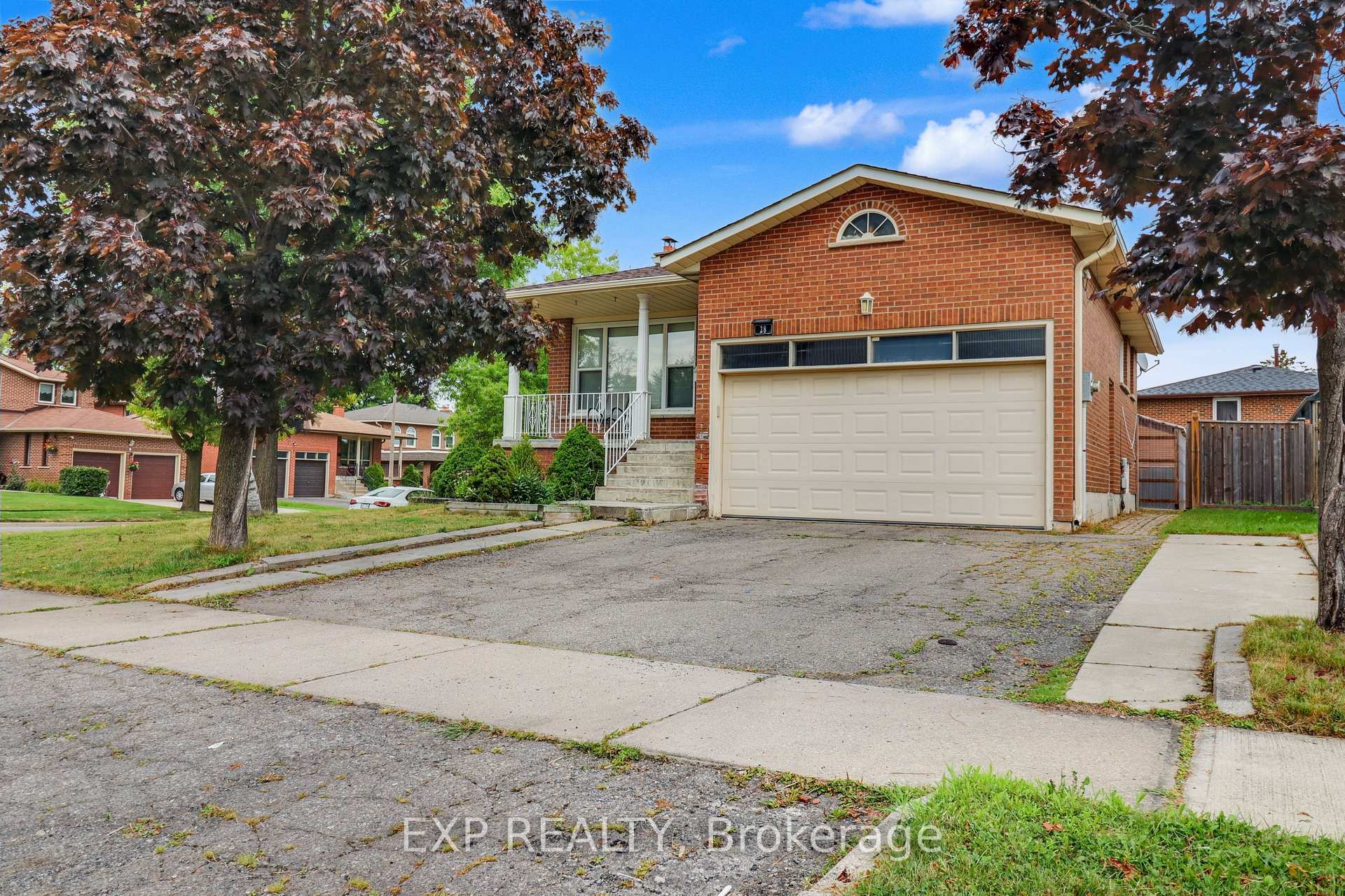 Front of 28 Poinsettia Place