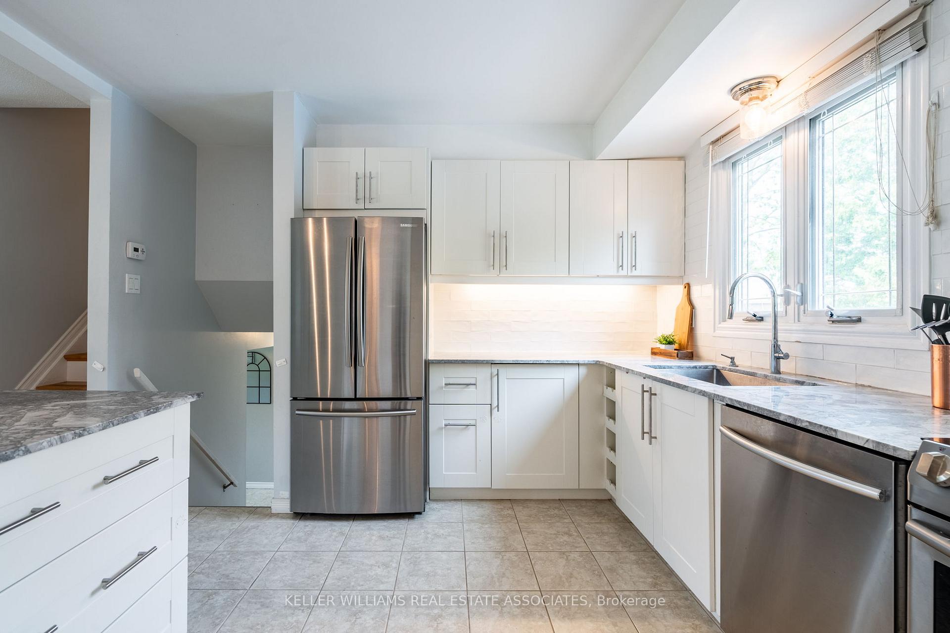 Photo 8 of 7 Michael Place, Guelph, Willow West/Sugarbush/West Acres — HOMEH