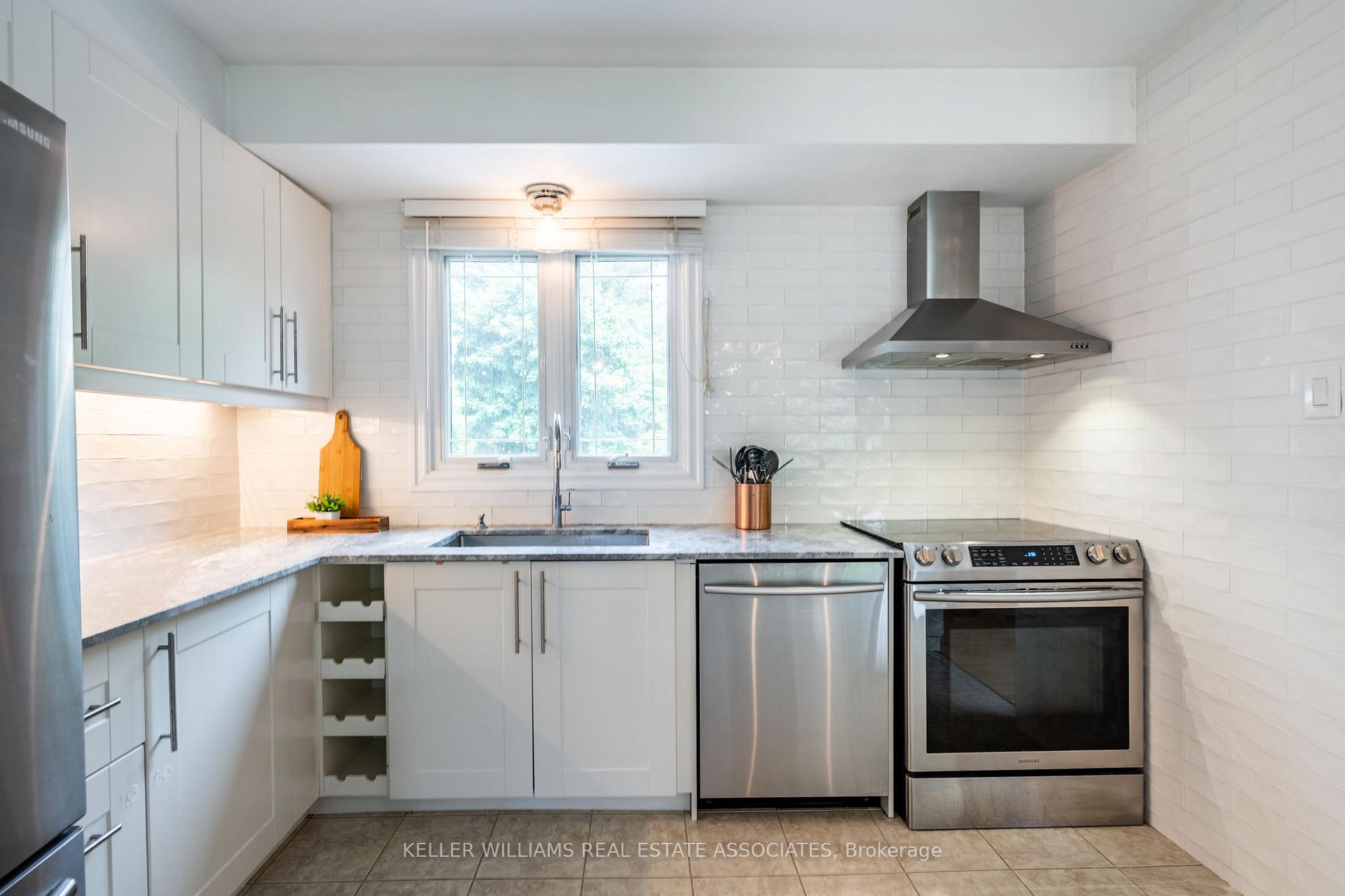 Photo 9 of 7 Michael Place, Guelph, Willow West/Sugarbush/West Acres — HOMEH