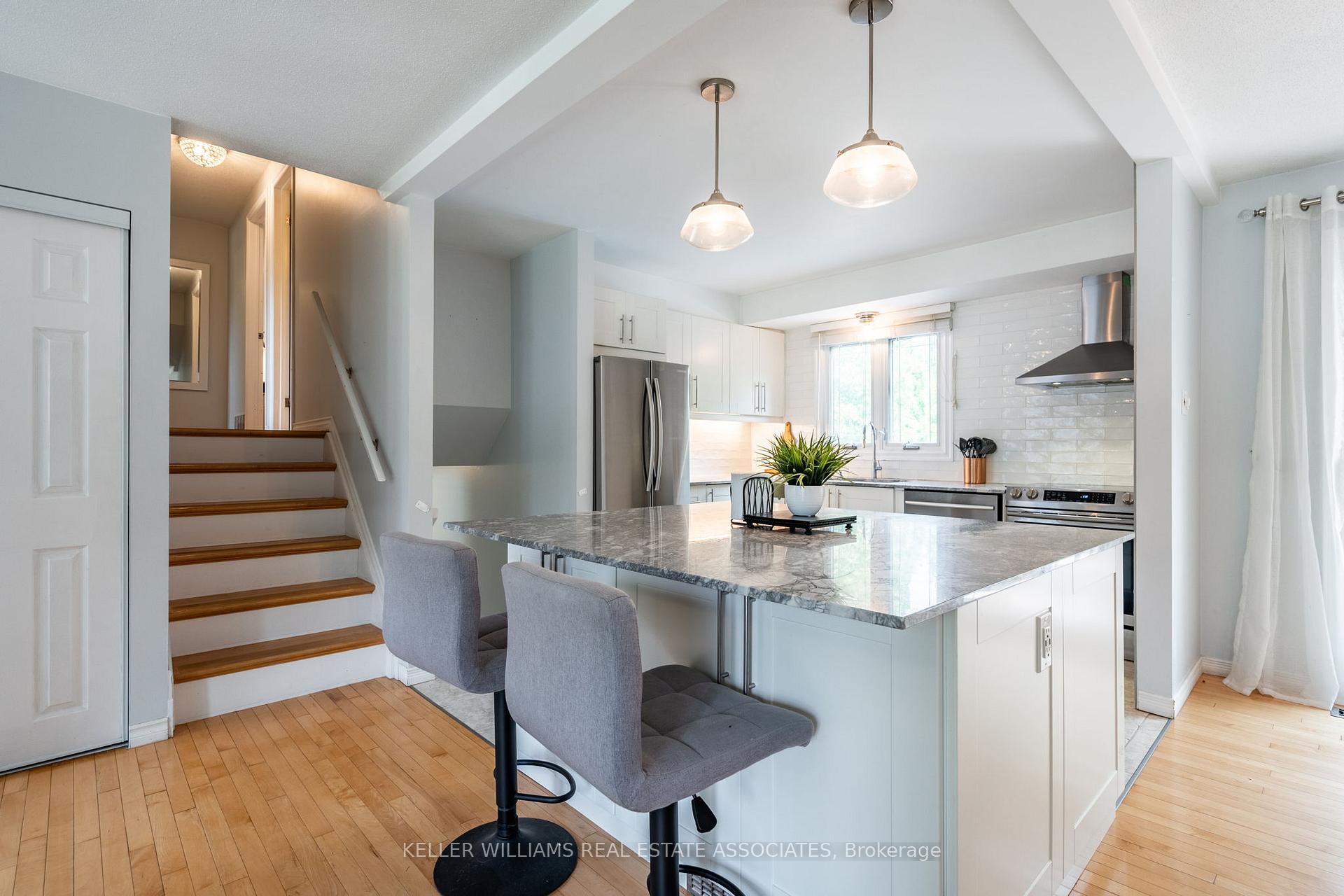 Photo 4 of 7 Michael Place, Guelph, Willow West/Sugarbush/West Acres — HOMEH
