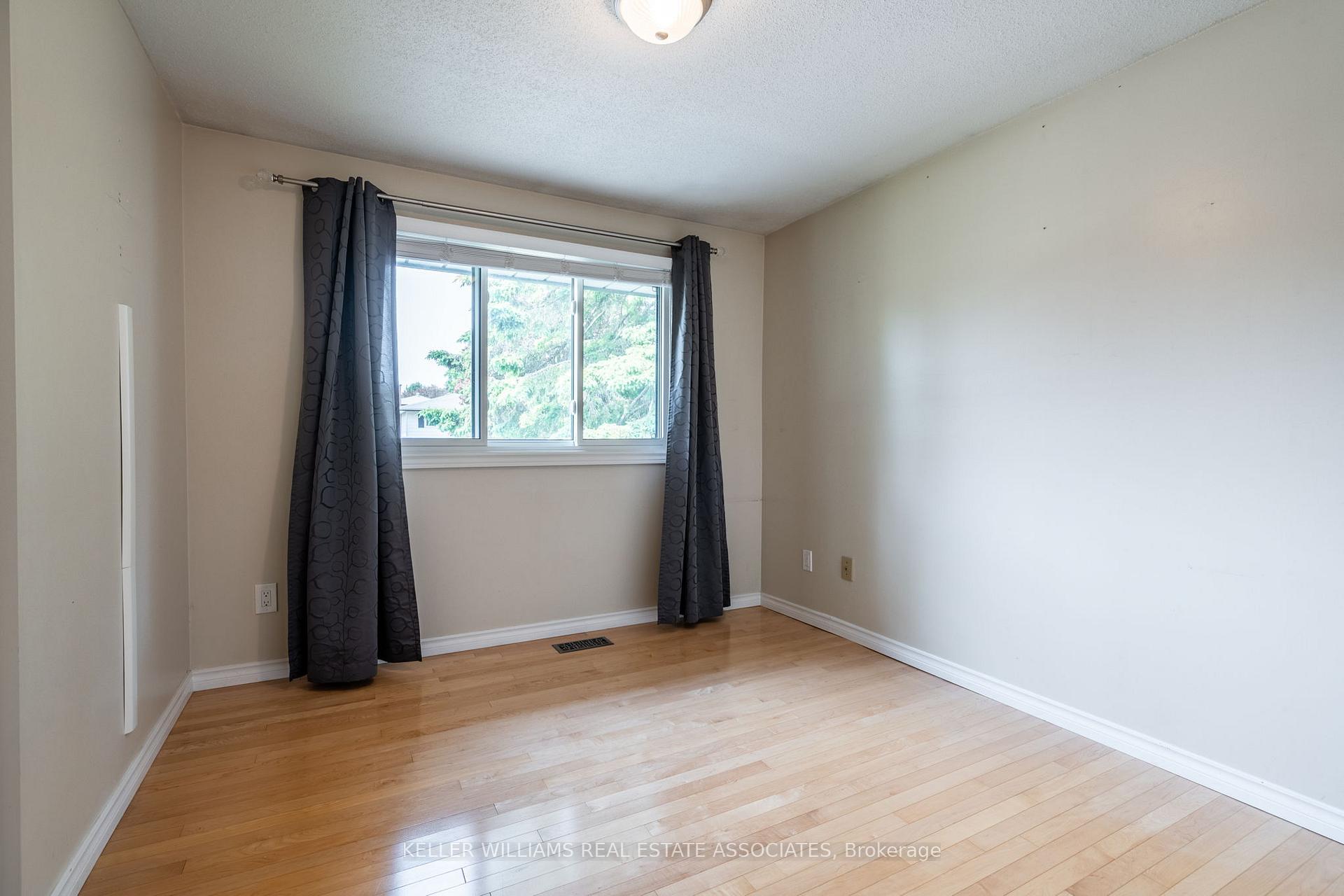 Photo 11 of 7 Michael Place, Guelph, Willow West/Sugarbush/West Acres — HOMEH