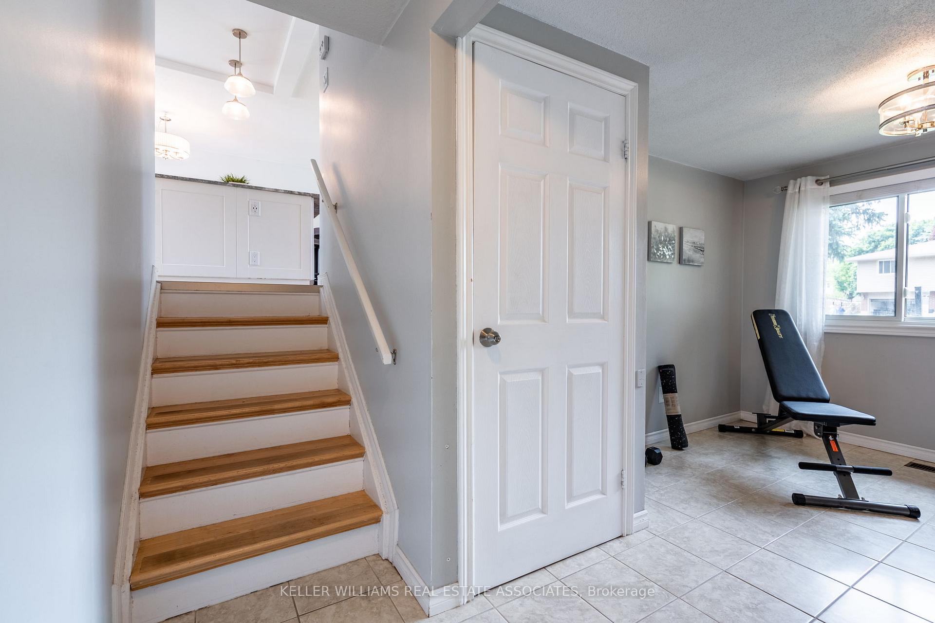 Photo 21 of 7 Michael Place, Guelph, Willow West/Sugarbush/West Acres — HOMEH