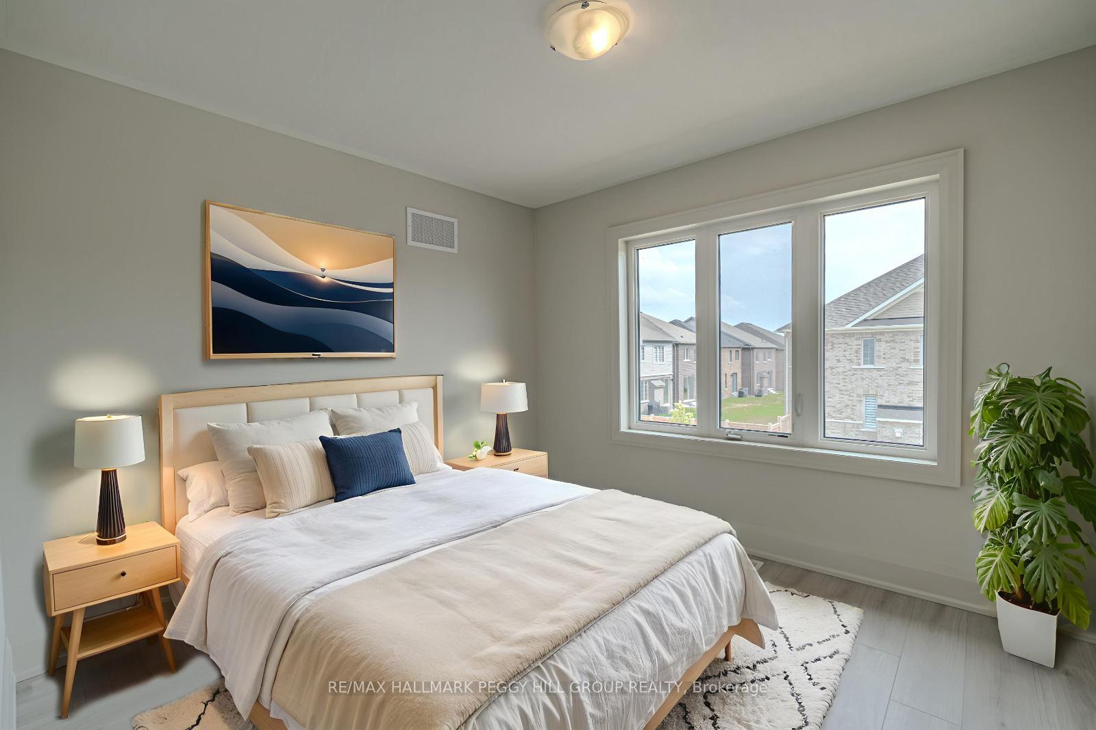 Photo 8 of 192 Durham Avenue, Barrie, Rural Barrie Southeast — HOMEH
