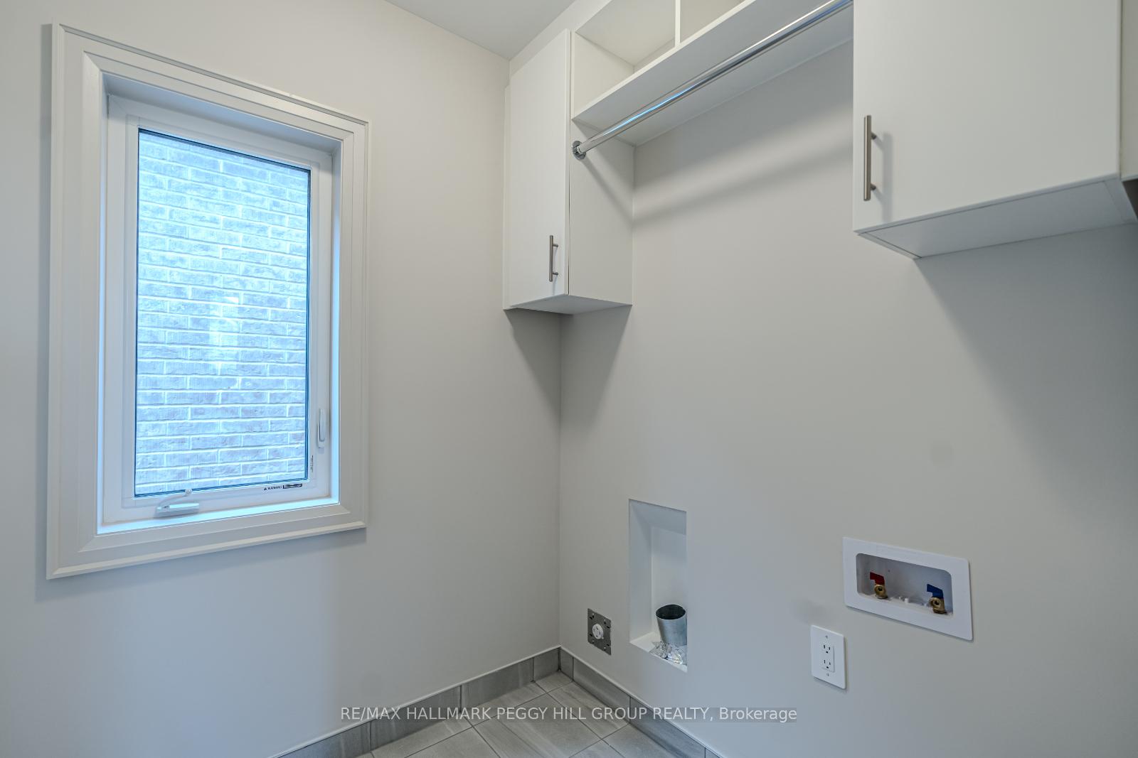Photo 7 of 192 Durham Avenue, Barrie, Rural Barrie Southeast — HOMEH