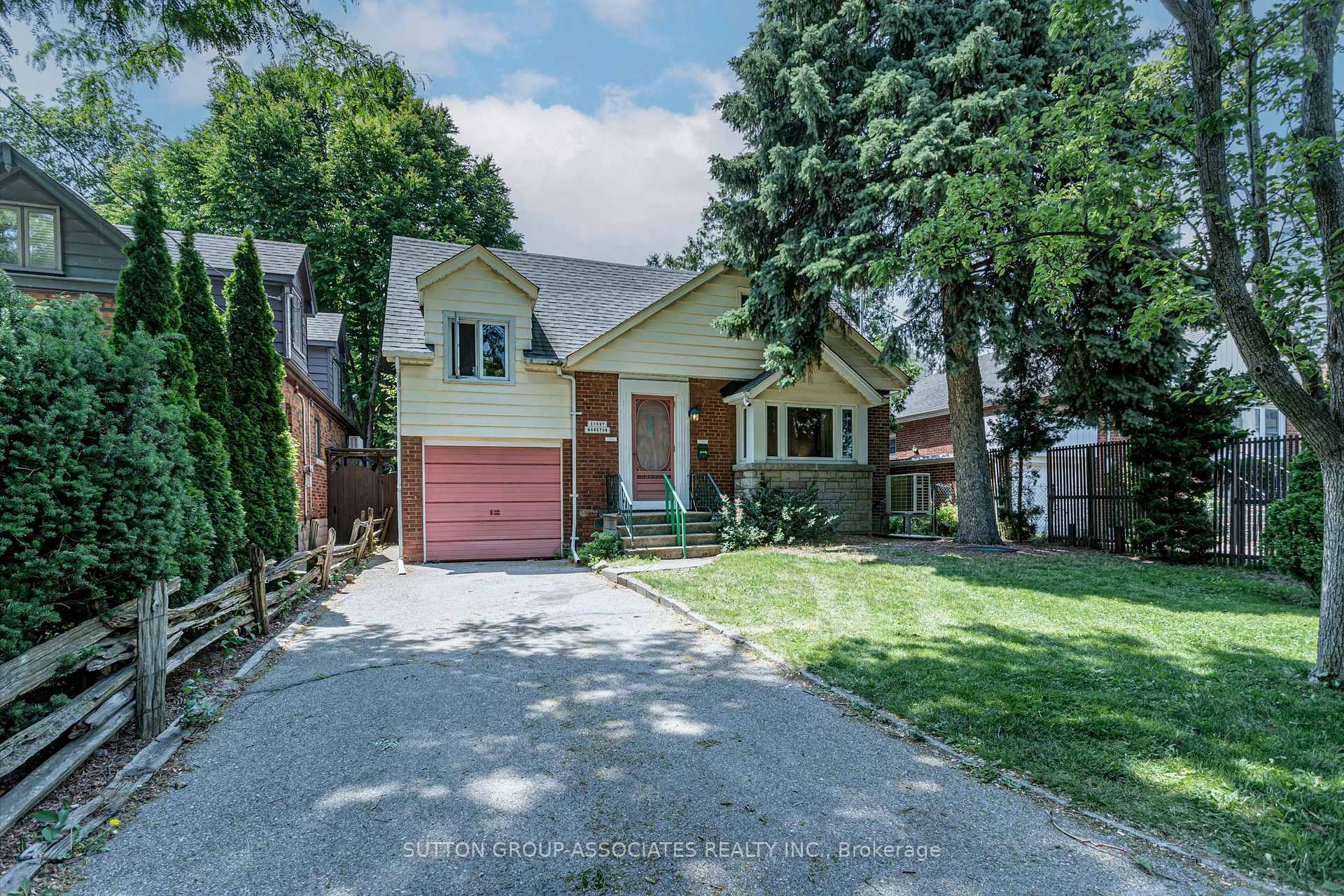 Photo 1 of 8 Monkton Avenue, Etobicoke, Stonegate-Queensway — HOMEH