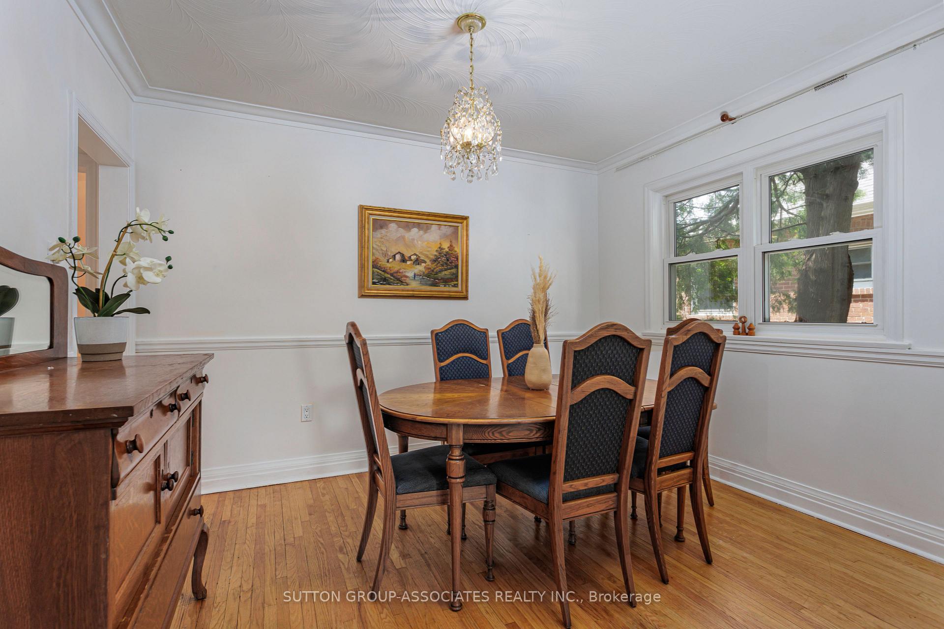 Photo 2 of 8 Monkton Avenue, Etobicoke, Stonegate-Queensway — HOMEH