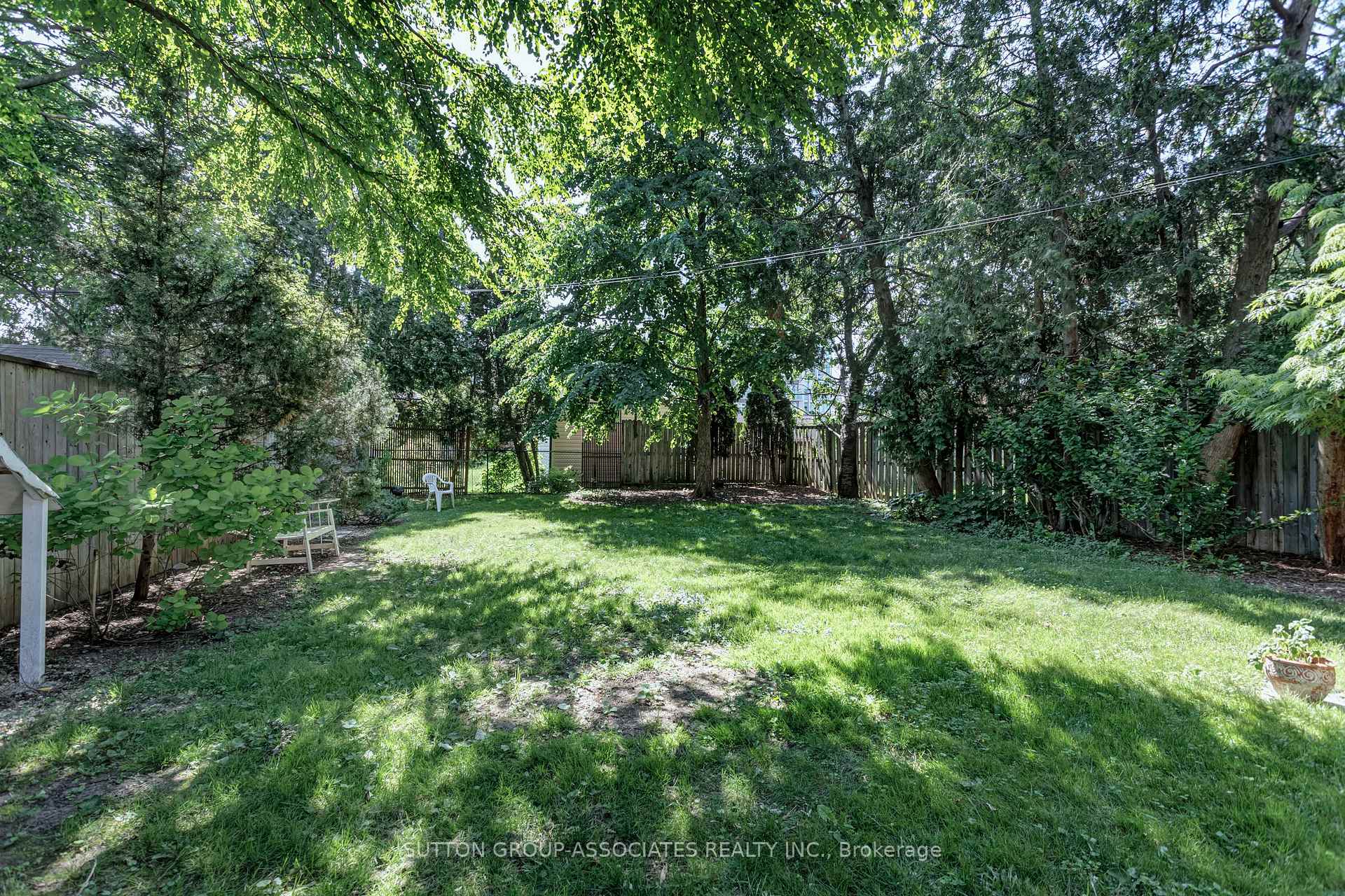 Photo 27 of 8 Monkton Avenue, Etobicoke, Stonegate-Queensway — HOMEH