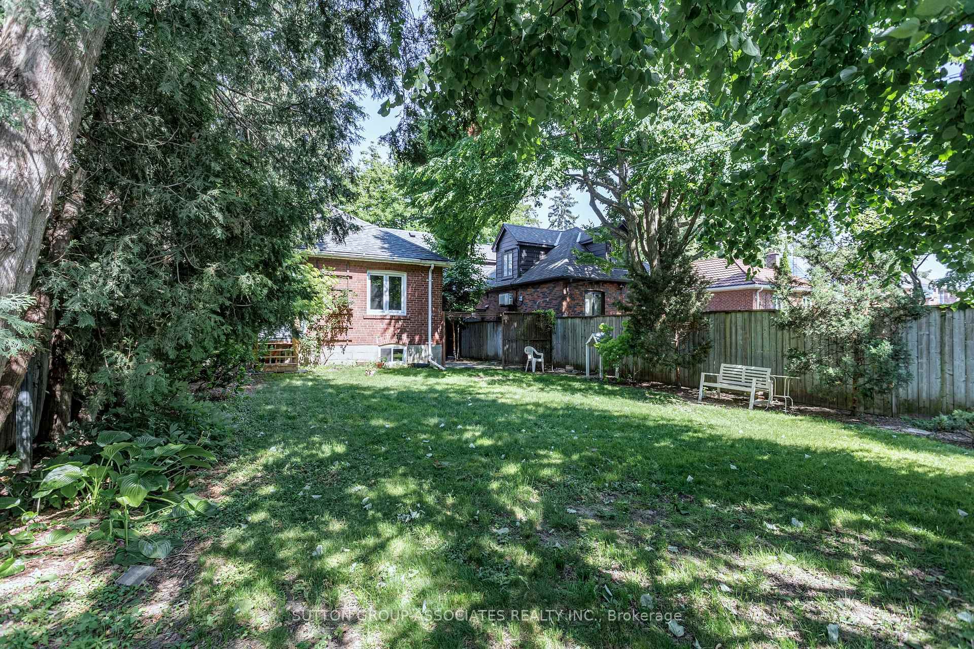 Photo 30 of 8 Monkton Avenue, Etobicoke, Stonegate-Queensway — HOMEH