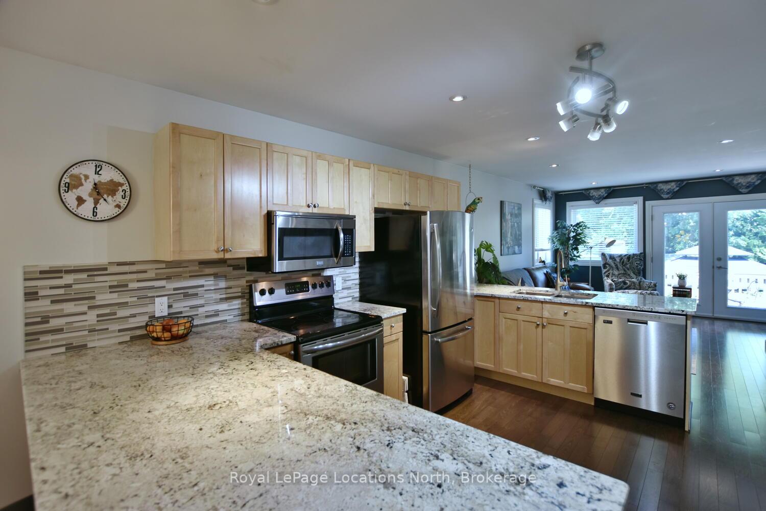 Photo 16 of 111 Seventh Street, Collingwood — HOMEH