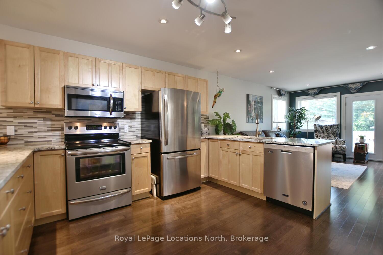 Photo 20 of 111 Seventh Street, Collingwood — HOMEH