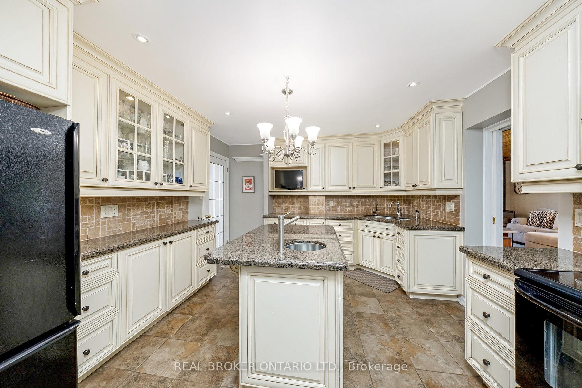 Photo 6 of 529 Moorelands Crescent, Milton, Timberlea — HOMEH