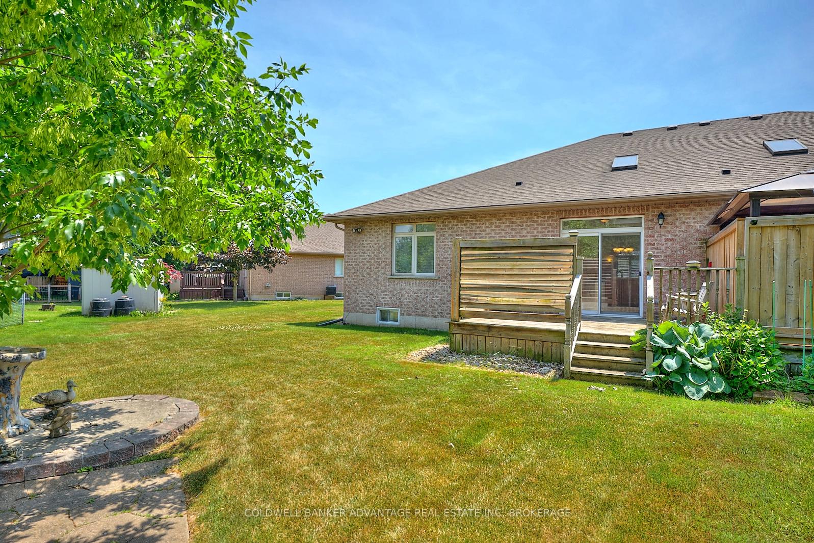 Photo 6 of 54 Bridgewater Court, Welland, N. Welland — HOMEH
