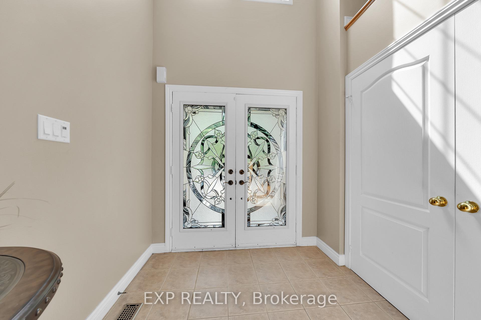 Photo 2 of 28 Ranchero Drive, Brampton, Fletcher's Meadow — HOMEH