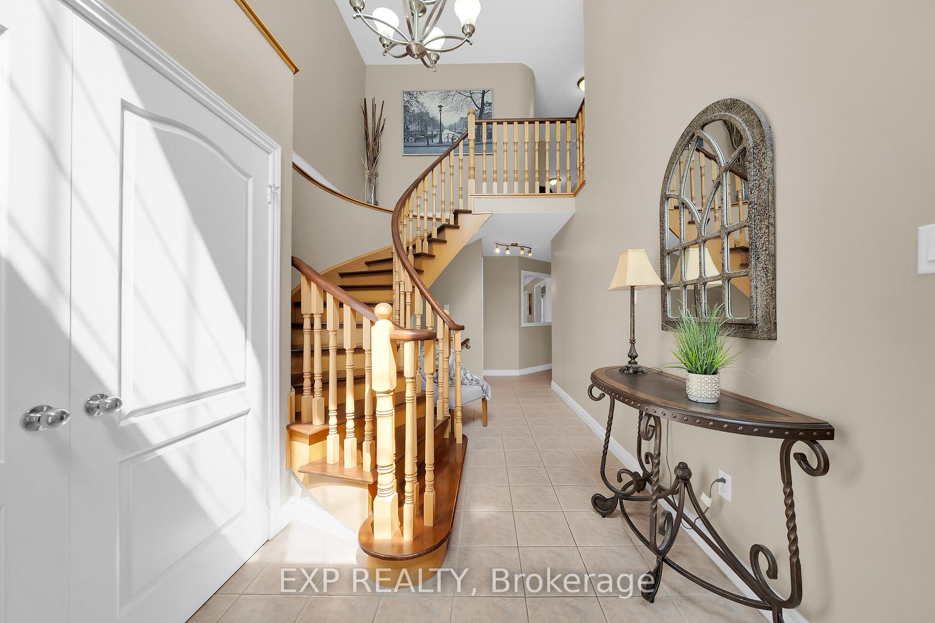 Photo 10 of 28 Ranchero Drive, Brampton, Fletcher's Meadow — HOMEH