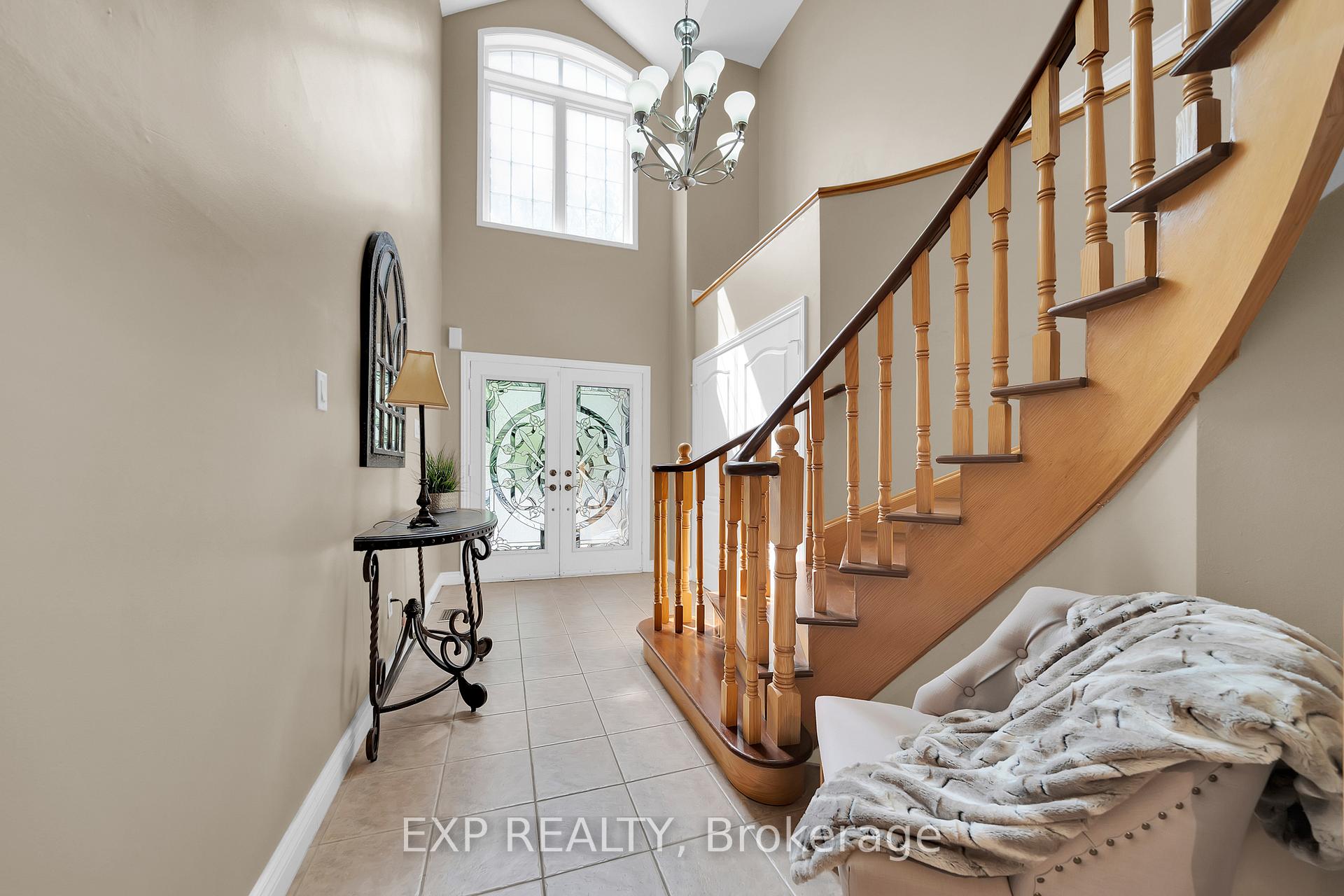 Photo 5 of 28 Ranchero Drive, Brampton, Fletcher's Meadow — HOMEH