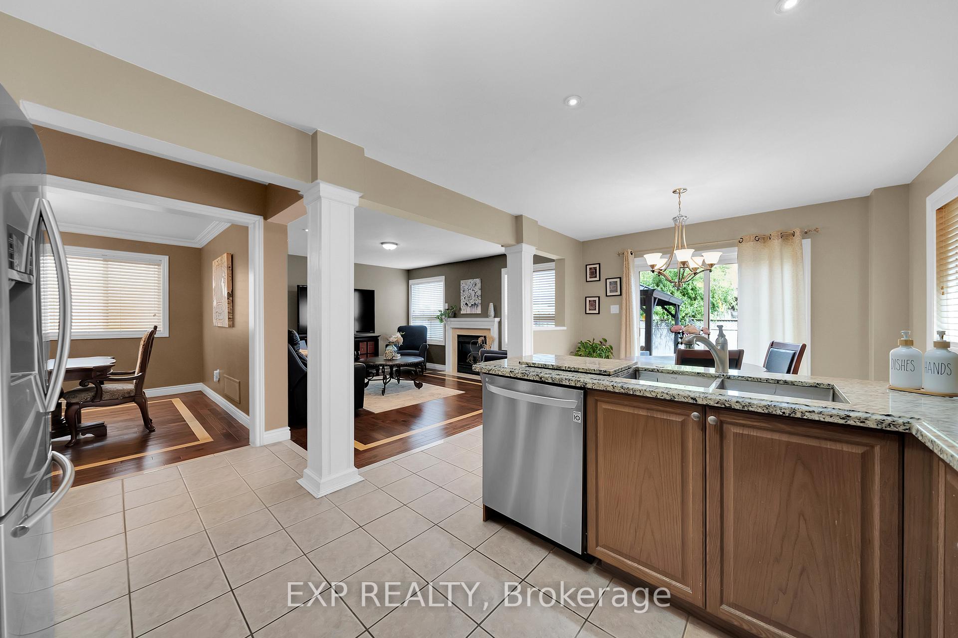 Photo 17 of 28 Ranchero Drive, Brampton, Fletcher's Meadow — HOMEH