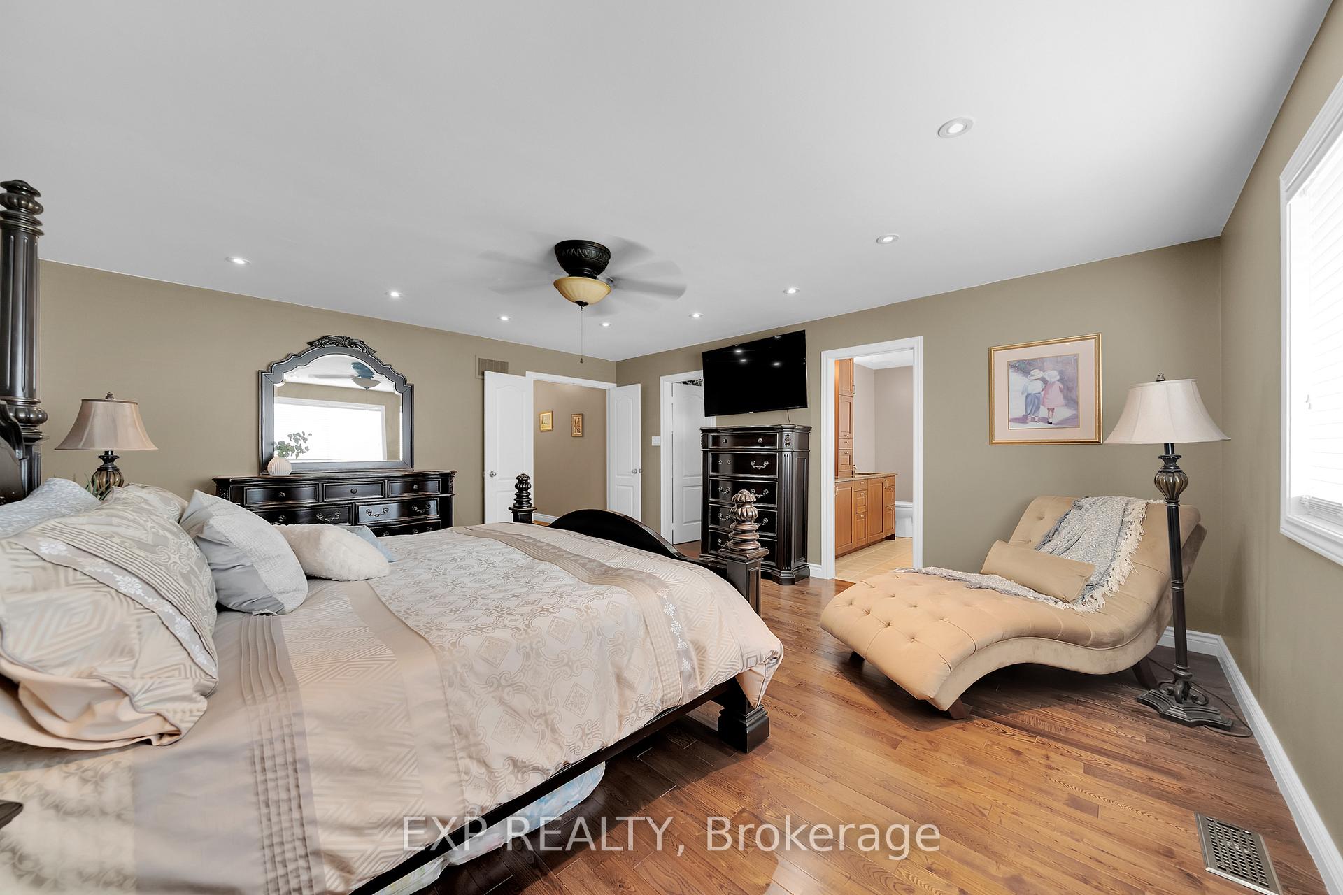 Photo 31 of 28 Ranchero Drive, Brampton, Fletcher's Meadow — HOMEH