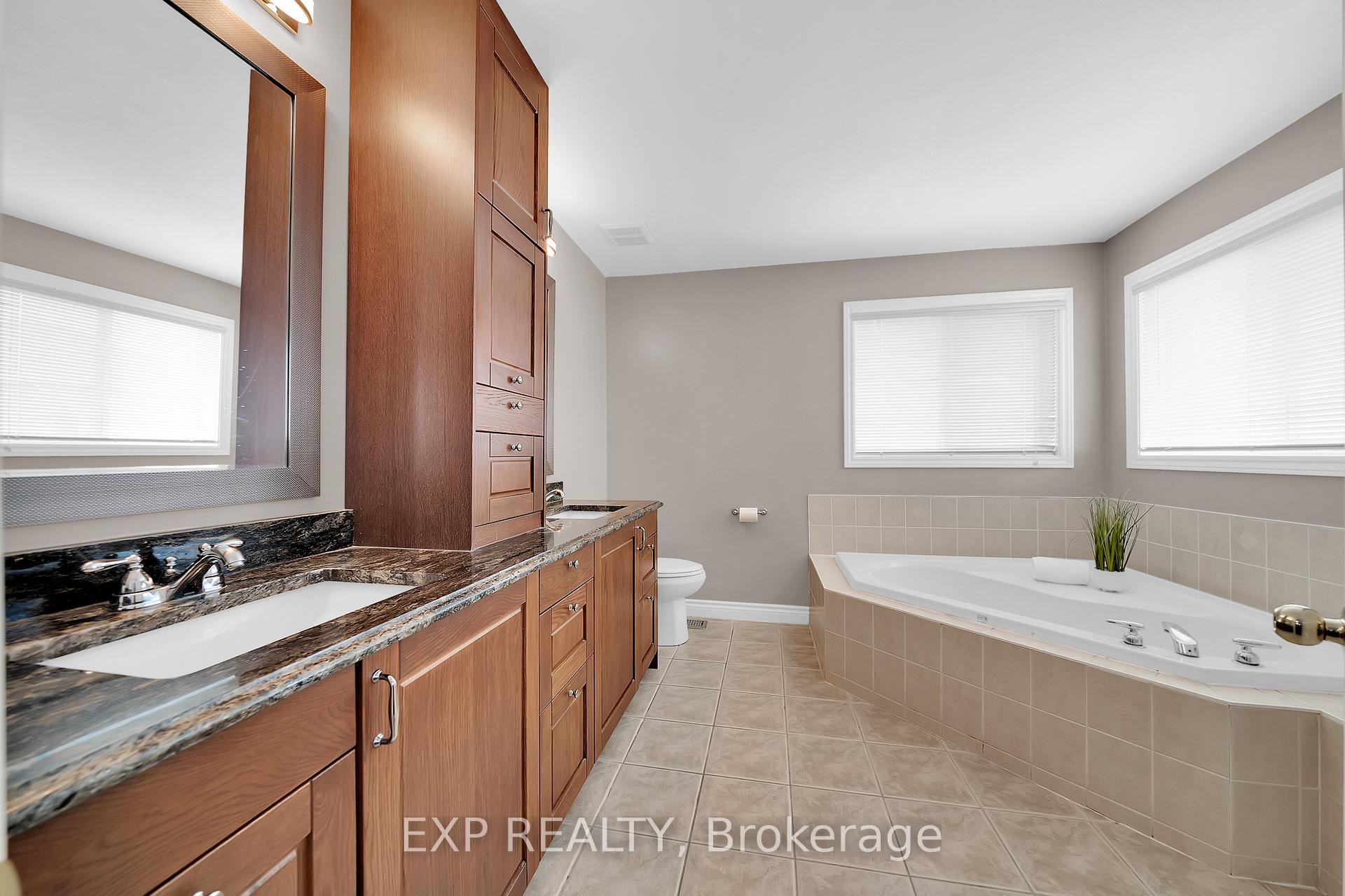 Photo 33 of 28 Ranchero Drive, Brampton, Fletcher's Meadow — HOMEH