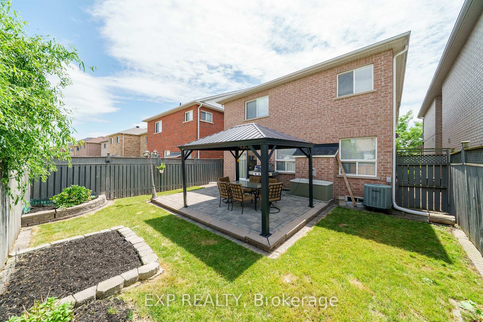 Photo 43 of 28 Ranchero Drive, Brampton, Fletcher's Meadow — HOMEH