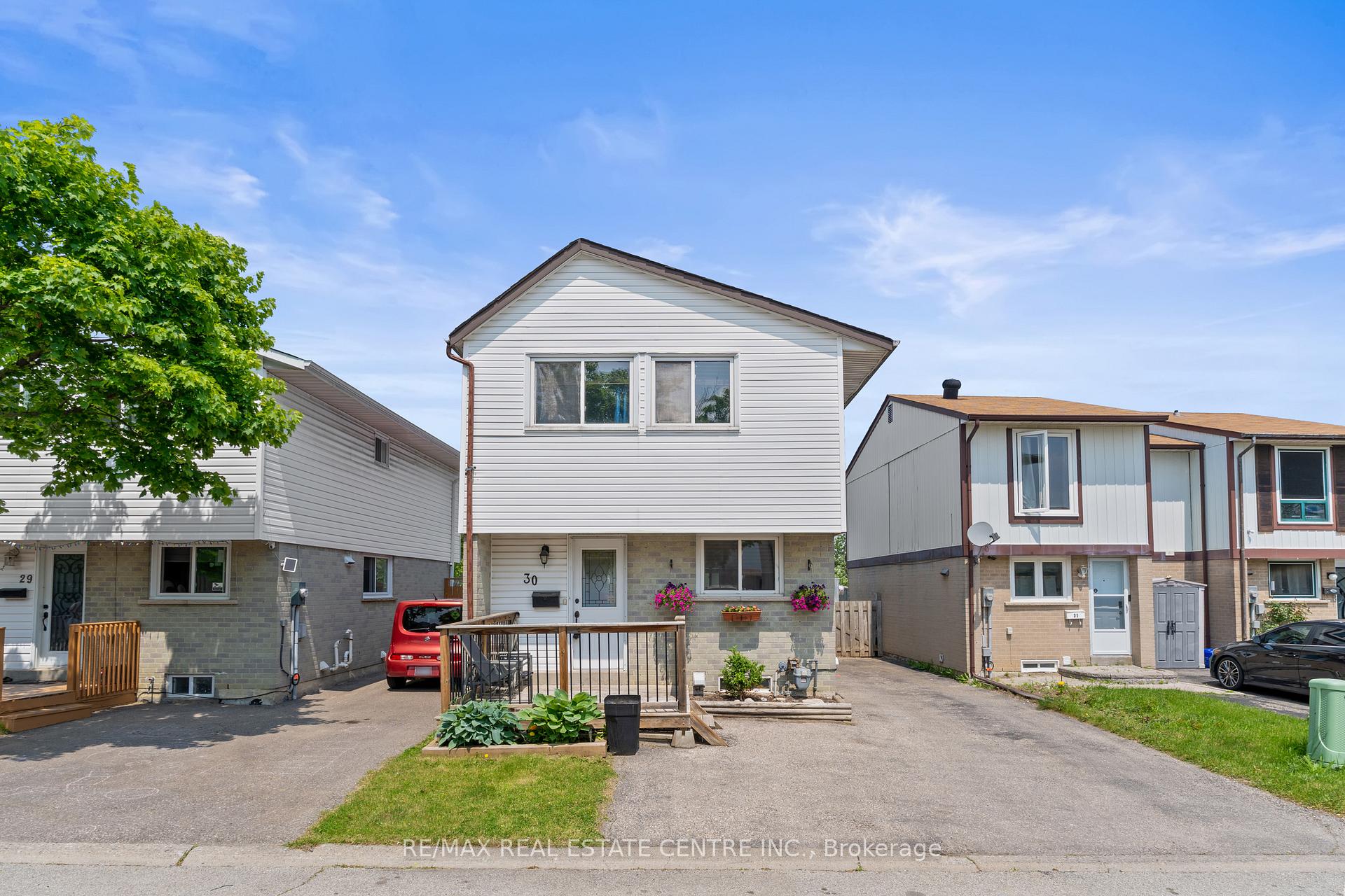 Front of 30 Gold Pine Court