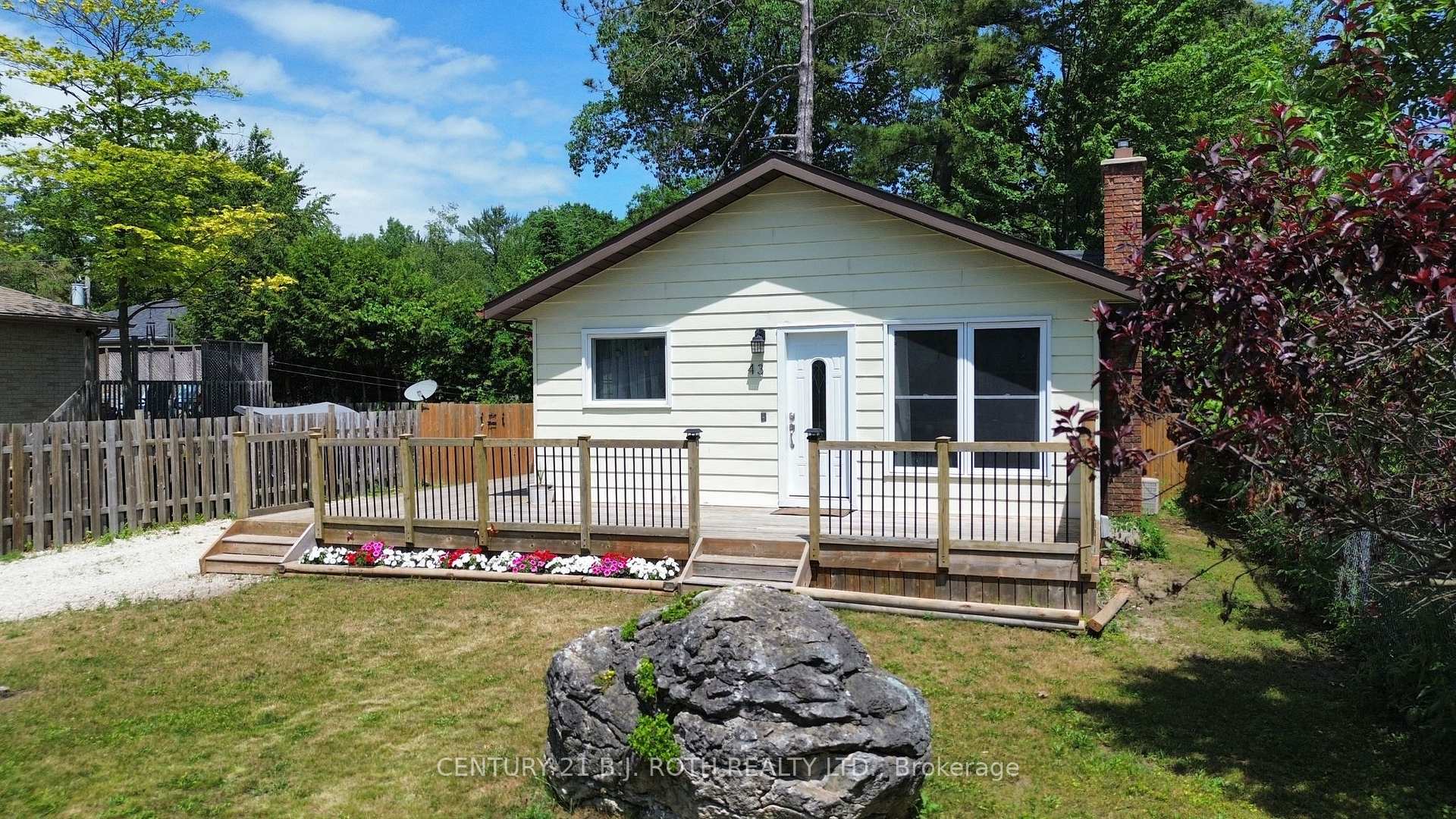 Photo 9 of 43 Elm Drive, Wasaga Beach — HOMEH