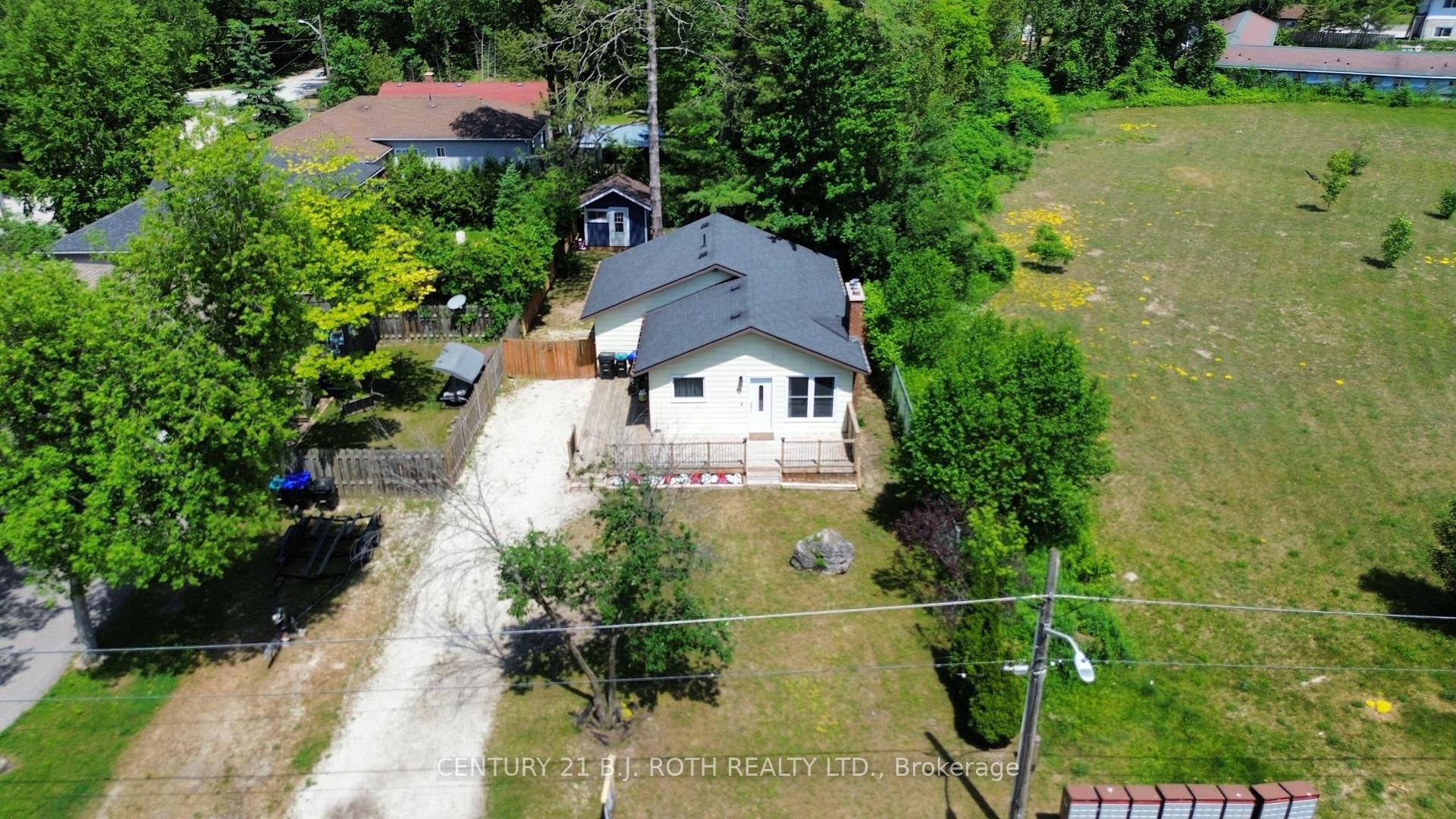 Photo 4 of 43 Elm Drive, Wasaga Beach — HOMEH