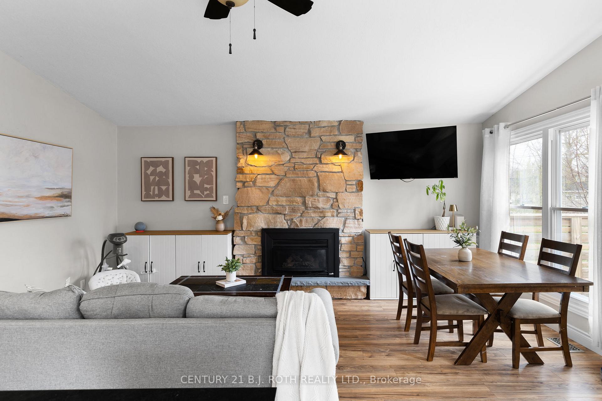 Photo 3 of 43 Elm Drive, Wasaga Beach — HOMEH