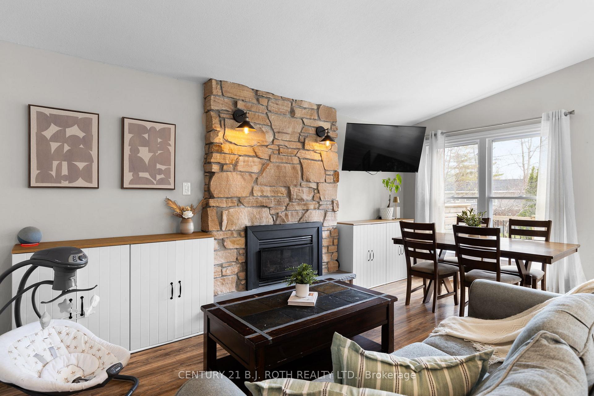 Photo 8 of 43 Elm Drive, Wasaga Beach — HOMEH