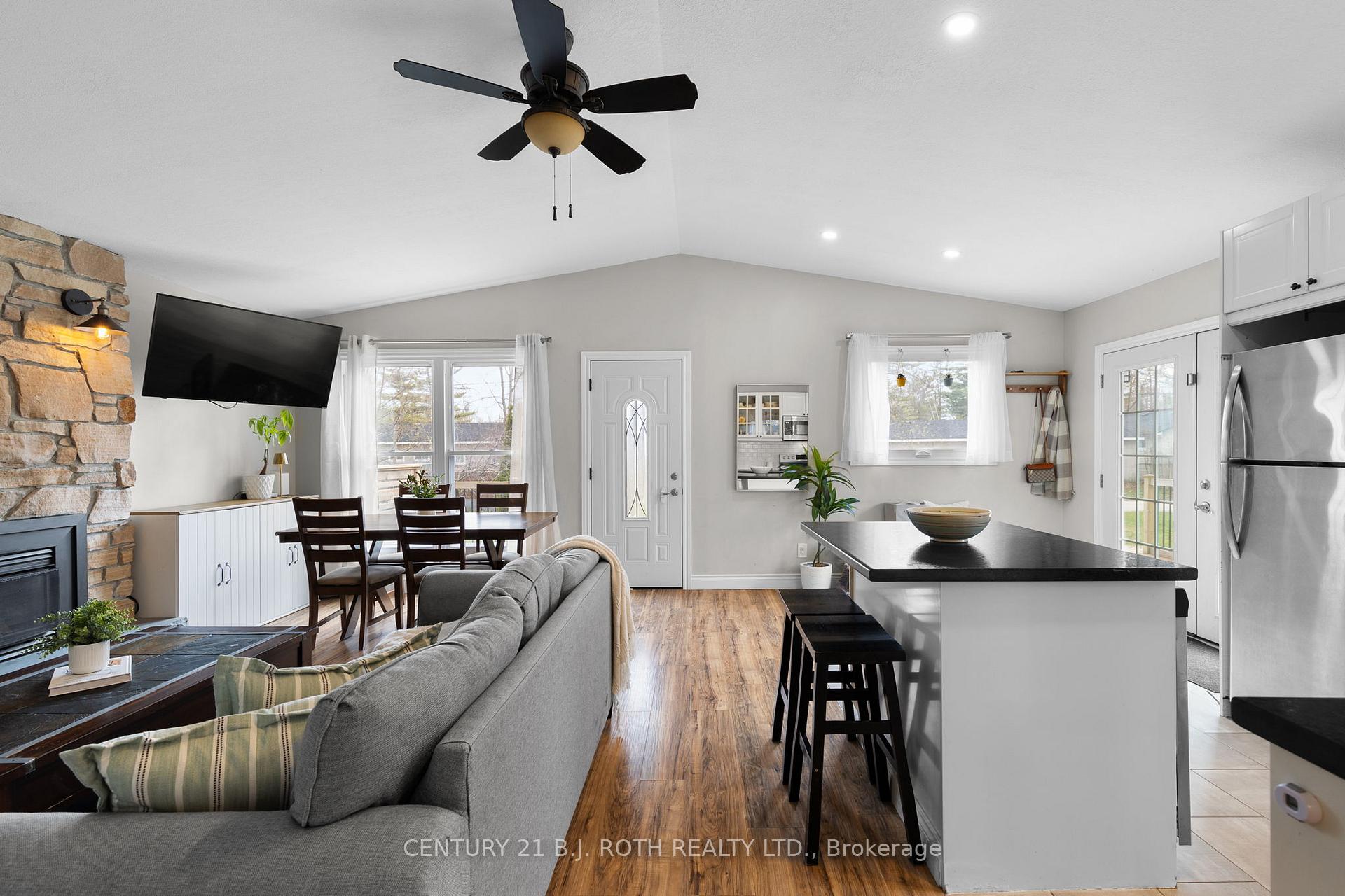 Photo 13 of 43 Elm Drive, Wasaga Beach — HOMEH