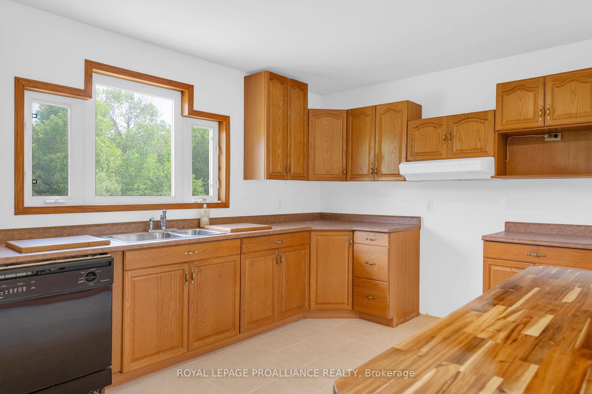 Photo 10 of 123 Addington Road 4, Frontenac, Frontenac North — HOMEH